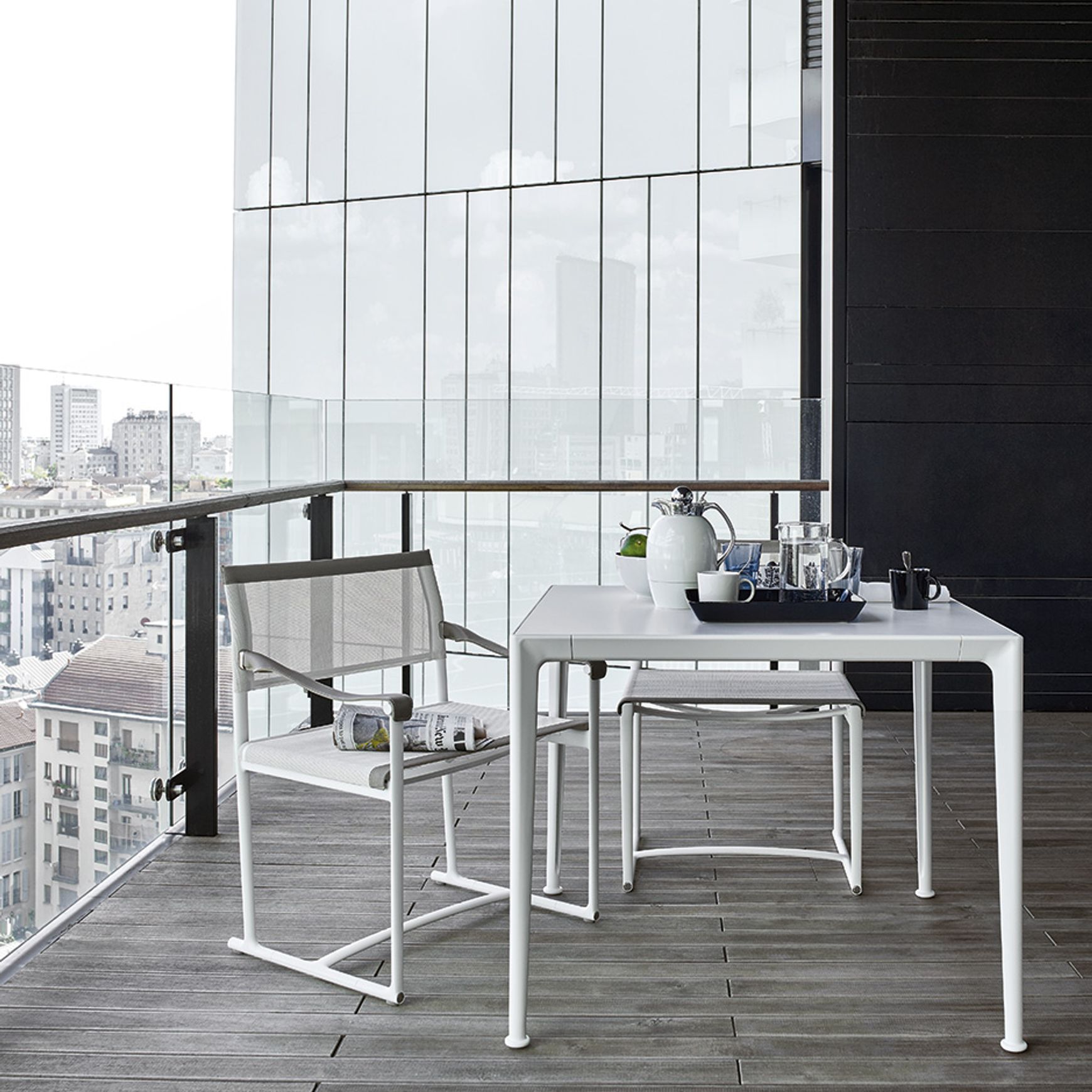 Mirto White Painted Square | Table
