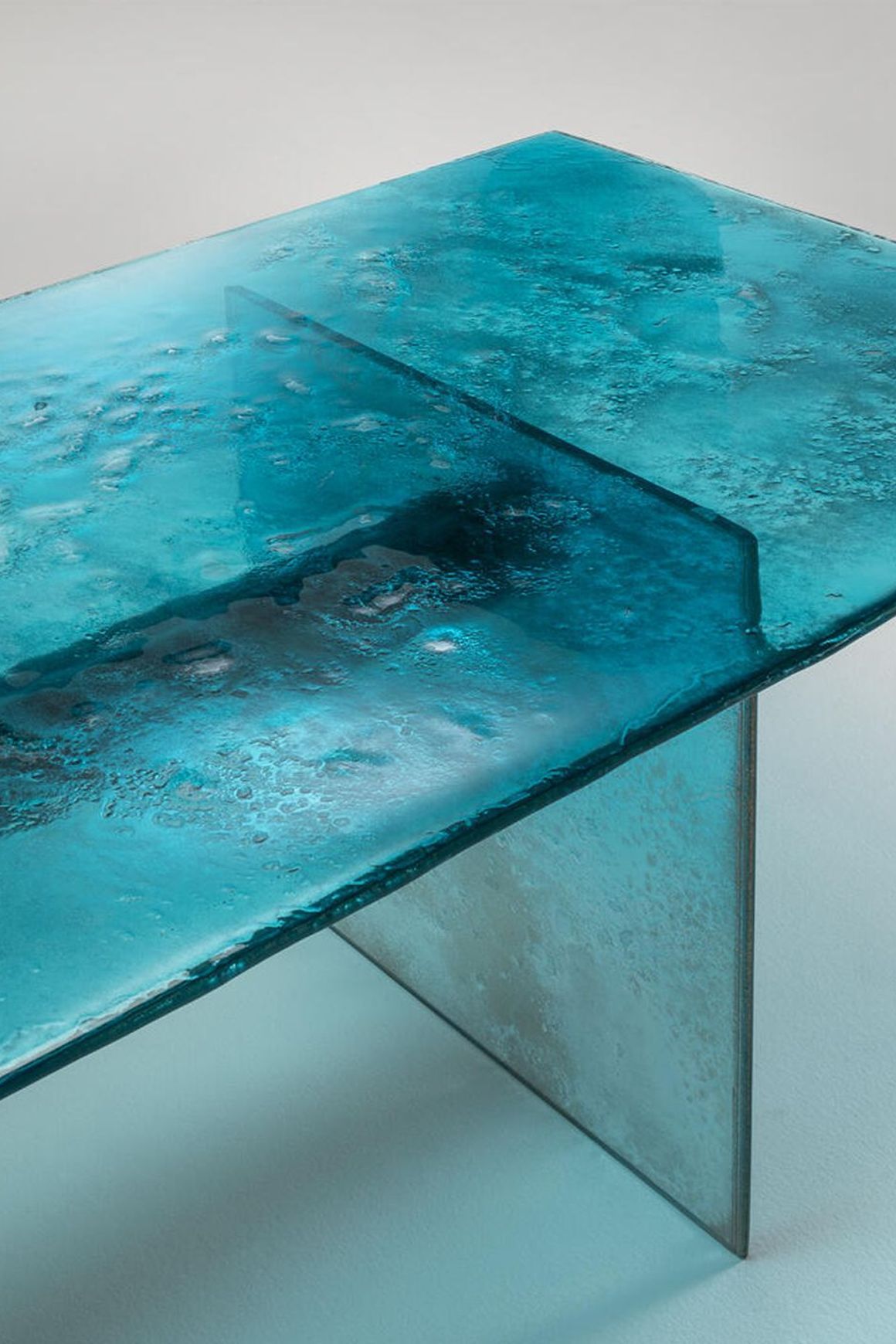 Nassa Dining Table