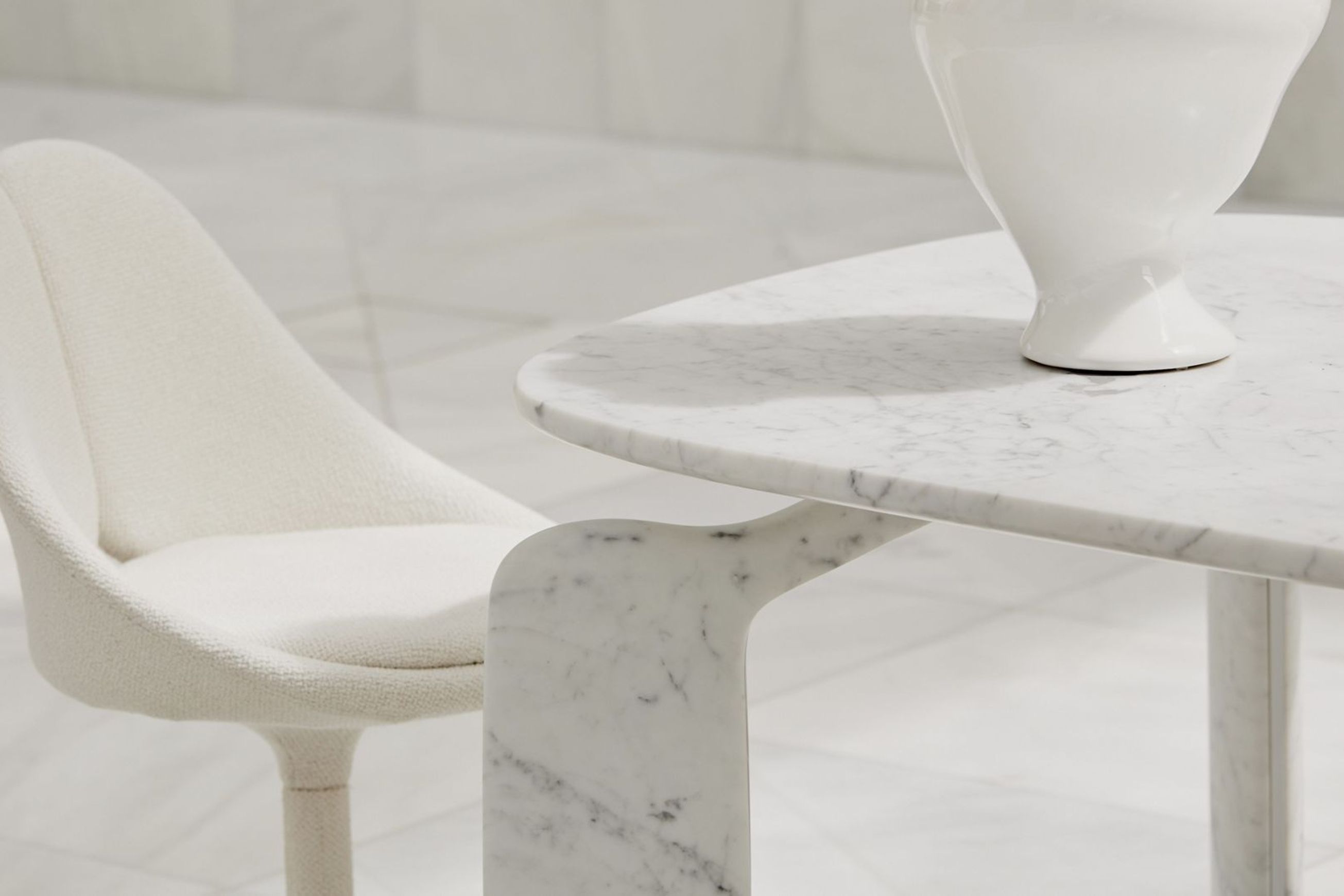 Pulp Marbre Dining Table