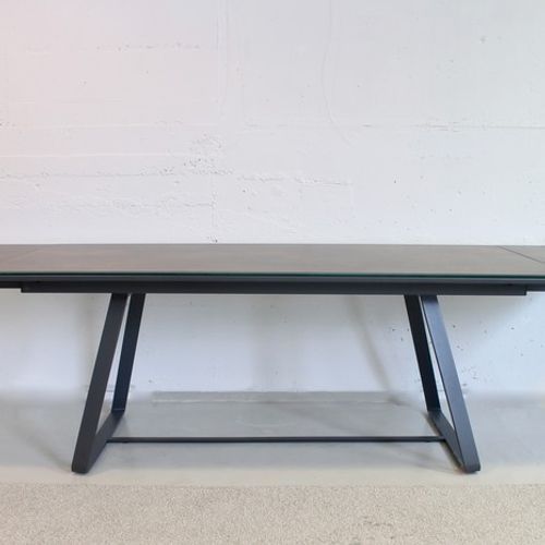 Alfred Dining Table