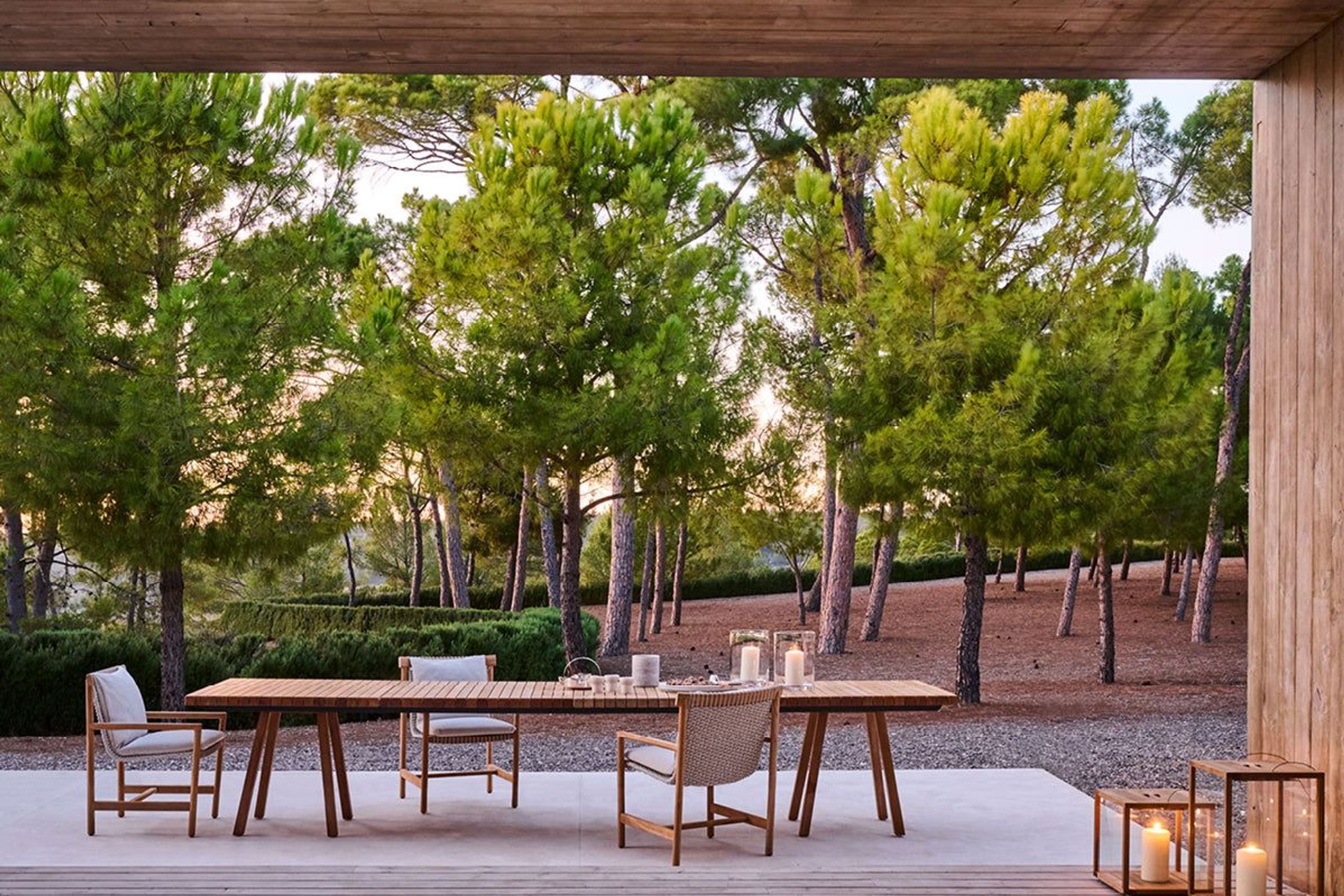 Amanu | Table