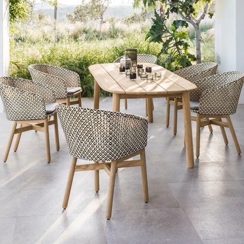 MBRACE Dining Tables