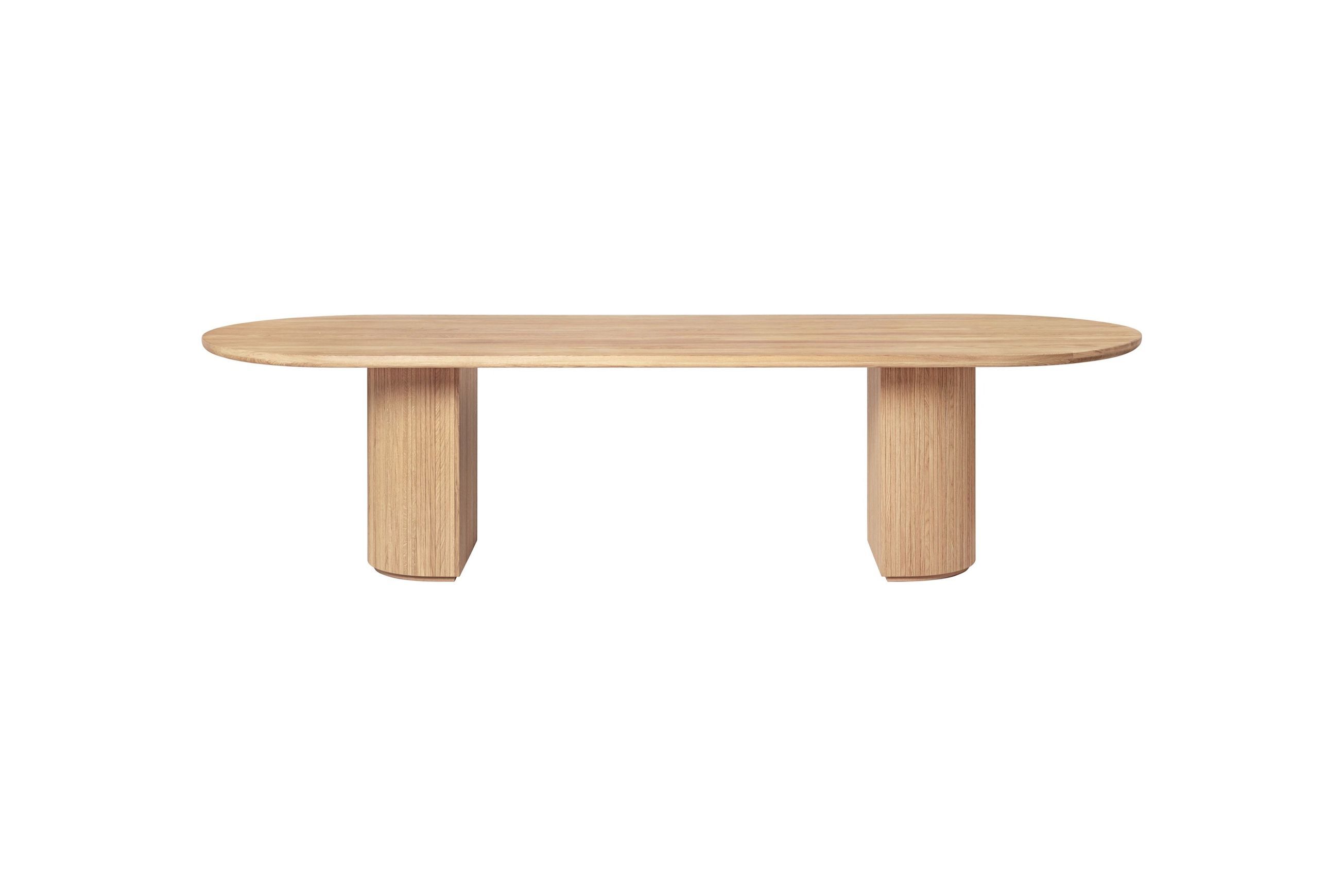 Moon Dining table by Gubi