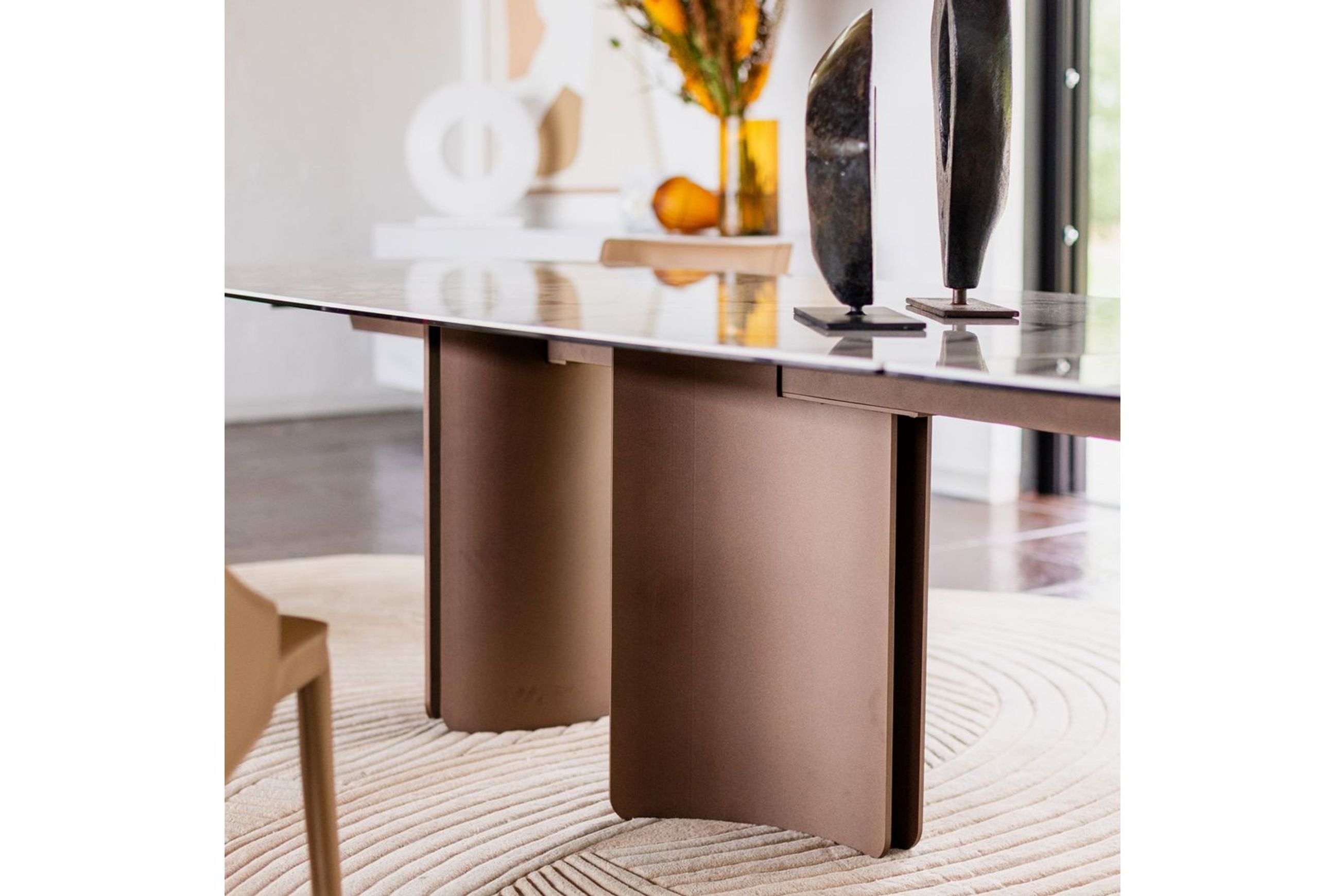 Deltalis Oval Dining Table
