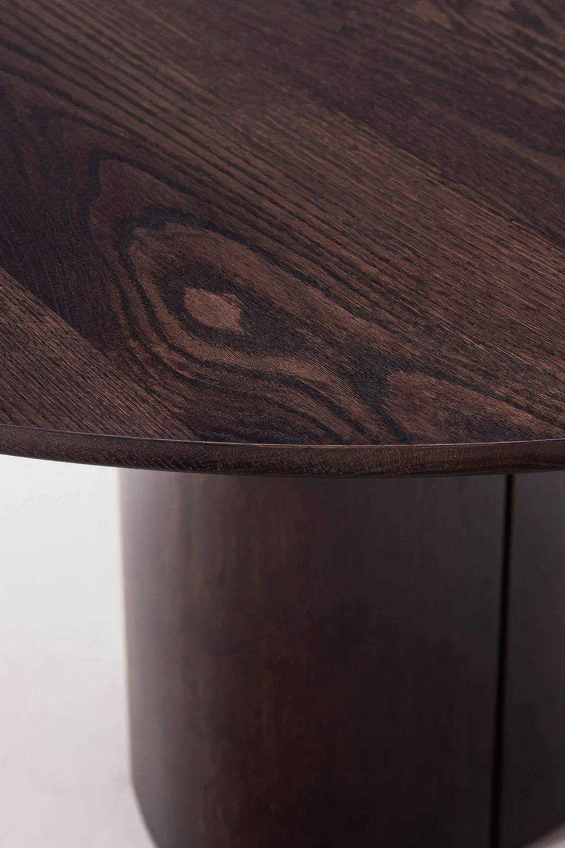 Portland | Pedestal Dining Table