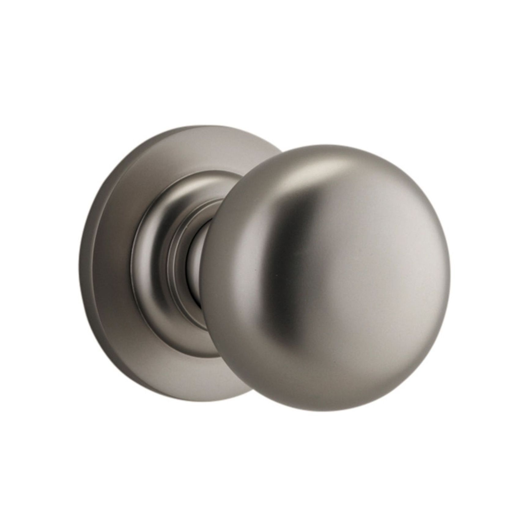 Iver Cambridge Door Knob on Round Rose