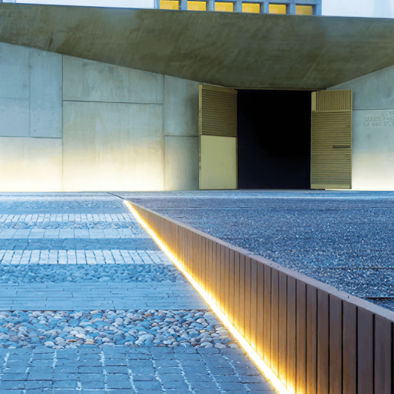 Continuous Line Walk-over Light