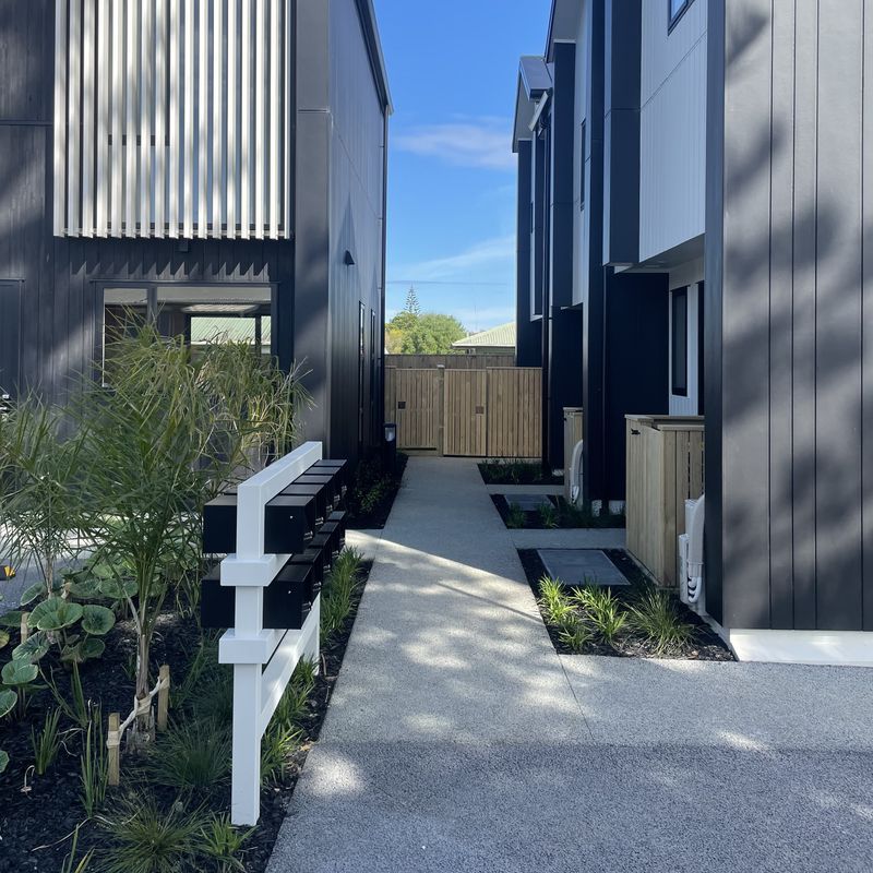 Permeable Concrete Footpaths by Permcon