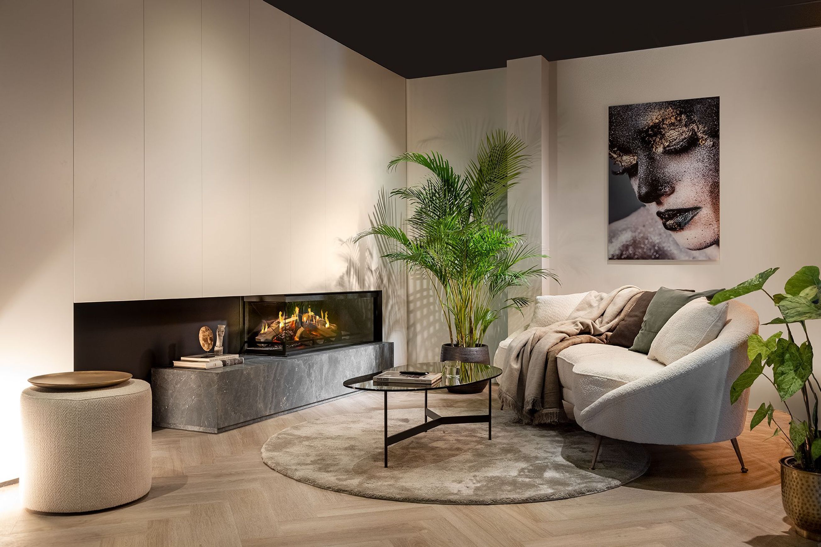 E-One 130 Corner Right - Electric Fireplace