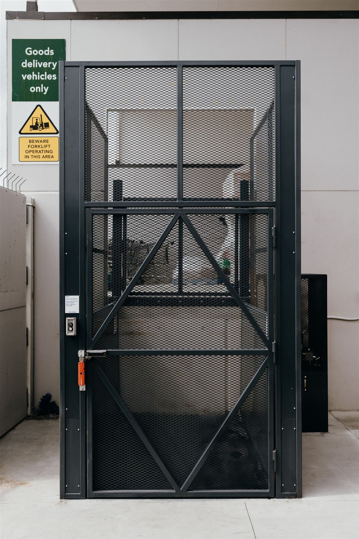 Freight Hoist Scissor Lifts