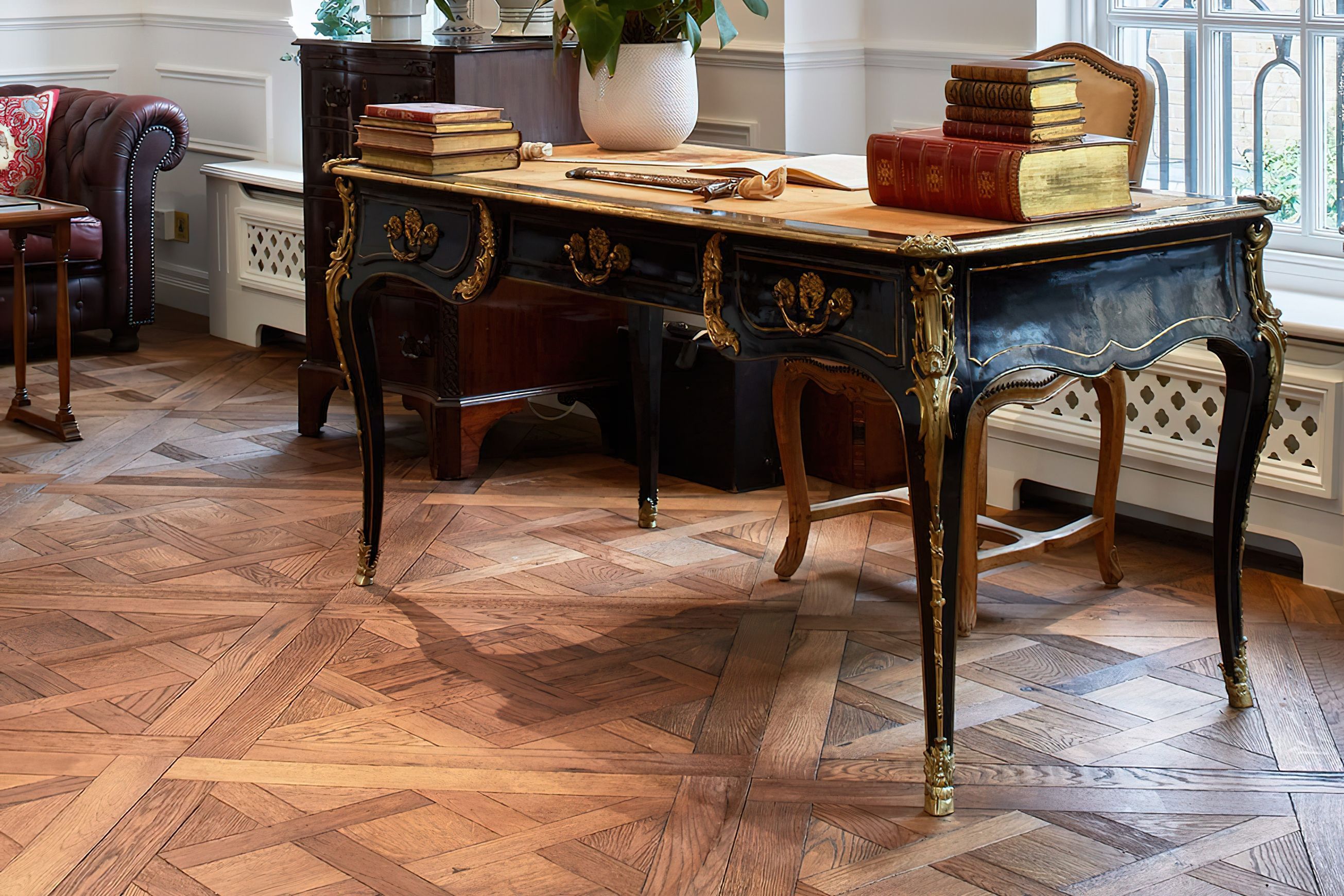 HW1391-I Versailles Antique