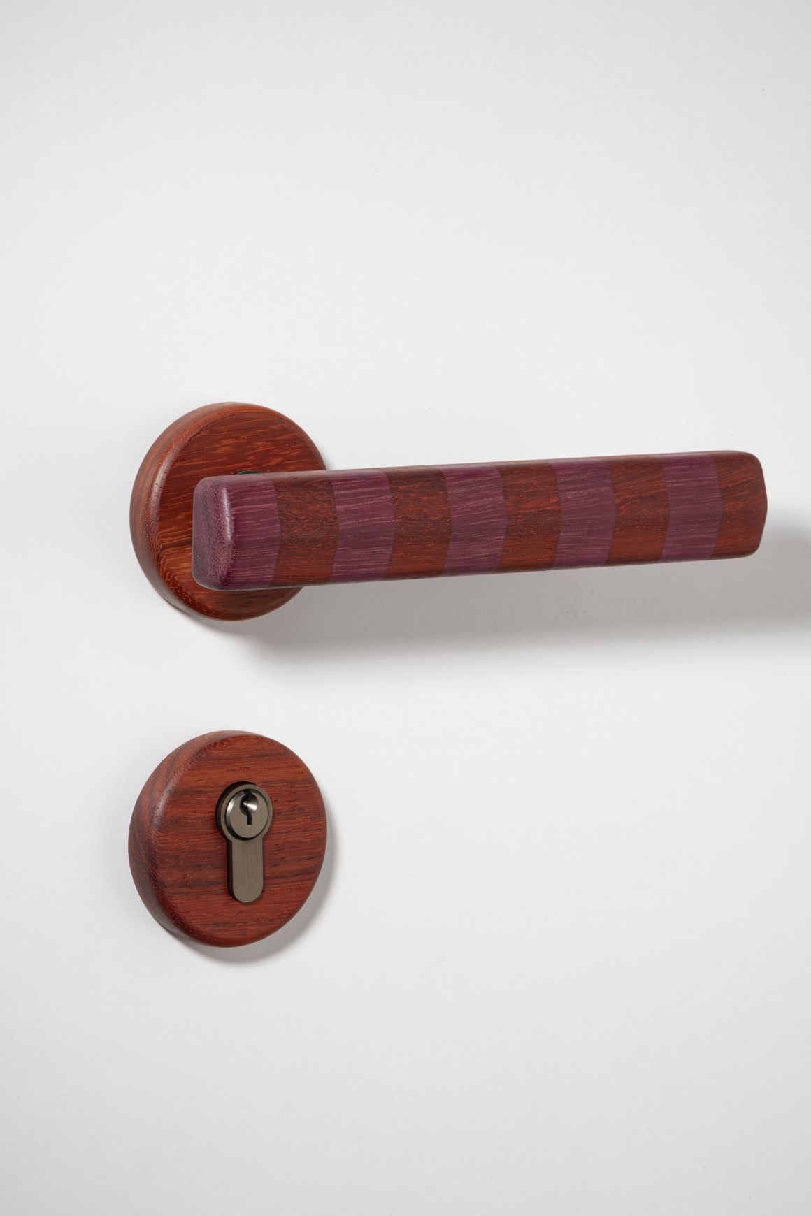Streaker Round Escutcheon Euro