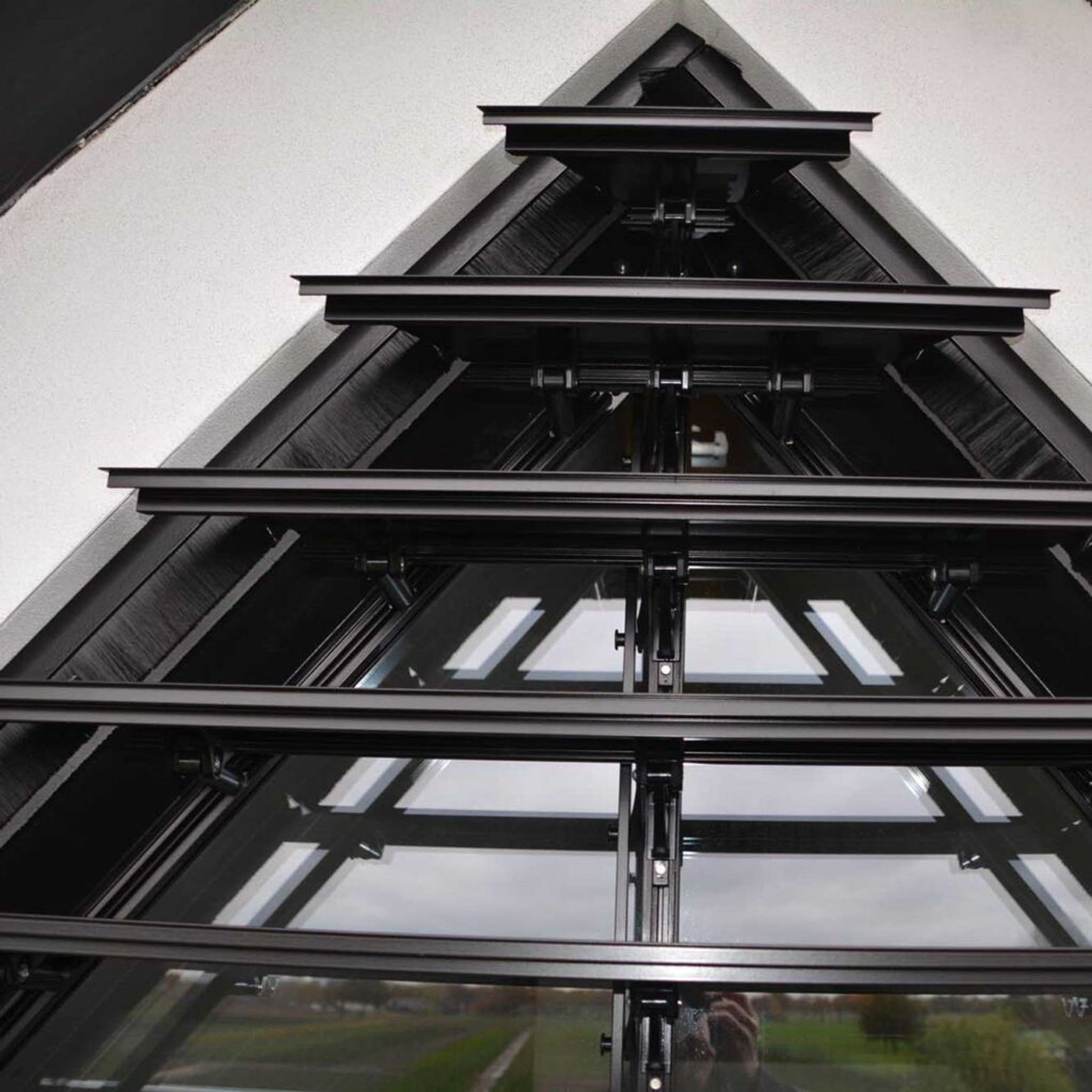 Horiso Rack Arm Systems