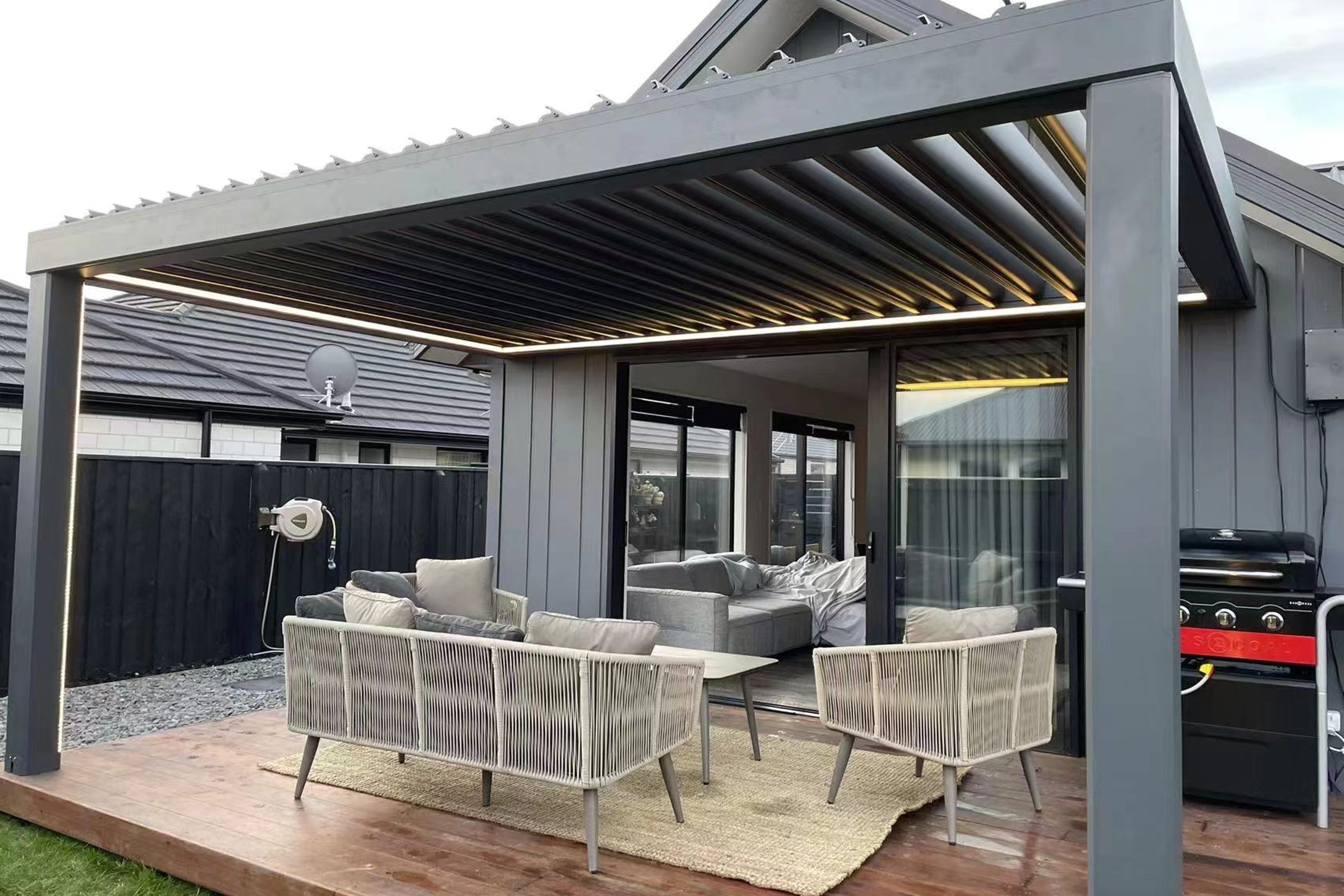 Sesame Louvre Roof System