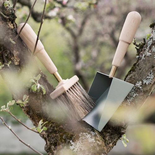 Eldvarm - Shovel & Brush