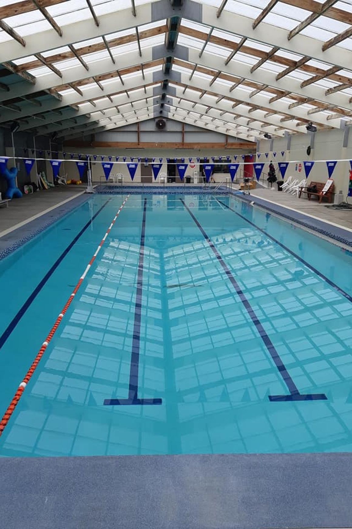 Commercial Pools & Spas