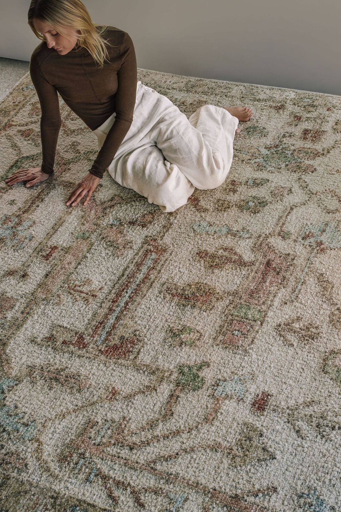 Biraz Ivory l Handknotted Rugs