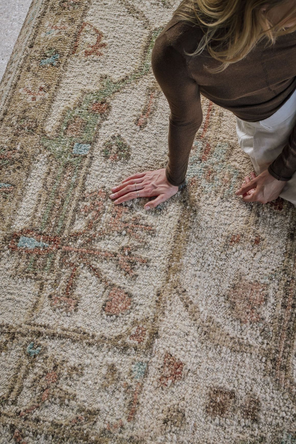 Biraz Ivory l Handknotted Rugs