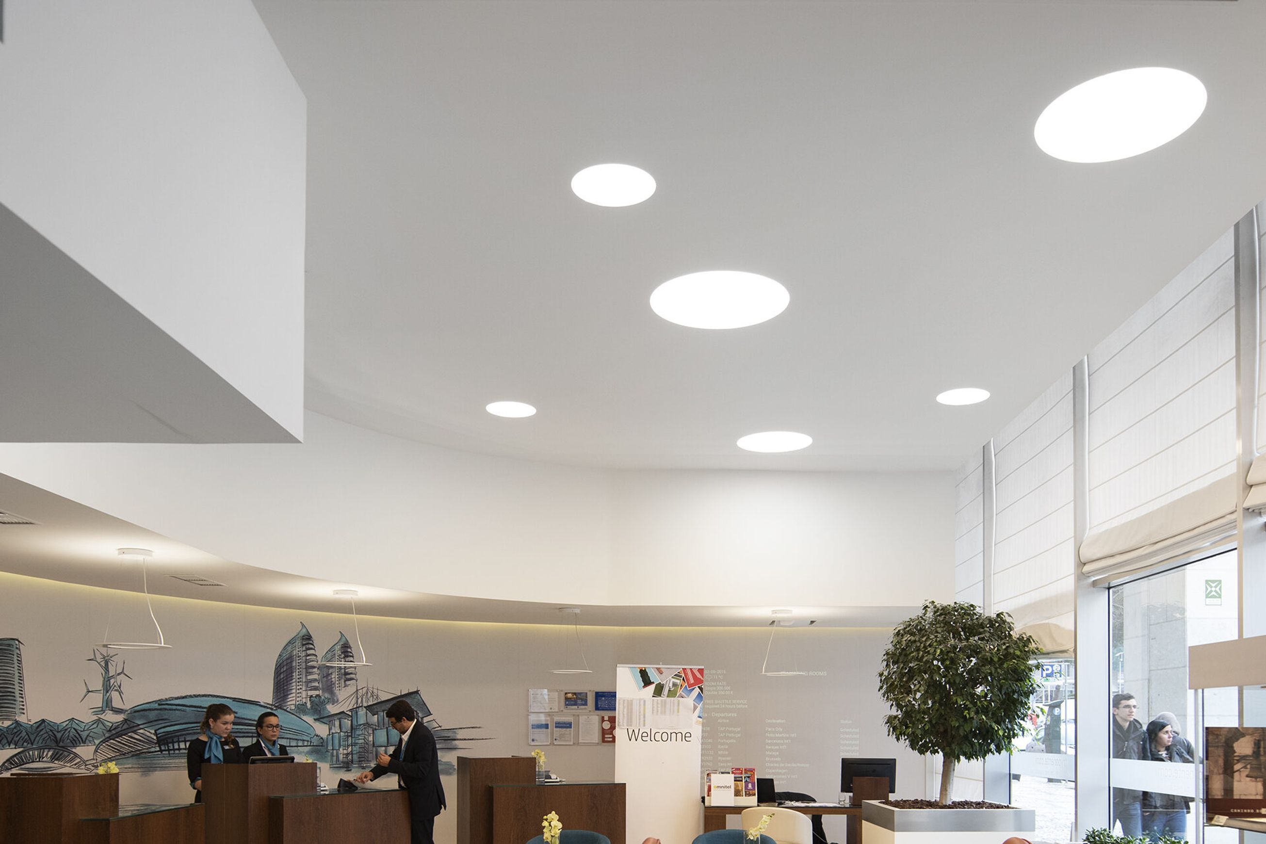 Large Recessed Monolitic Ceiling Up To 560mm