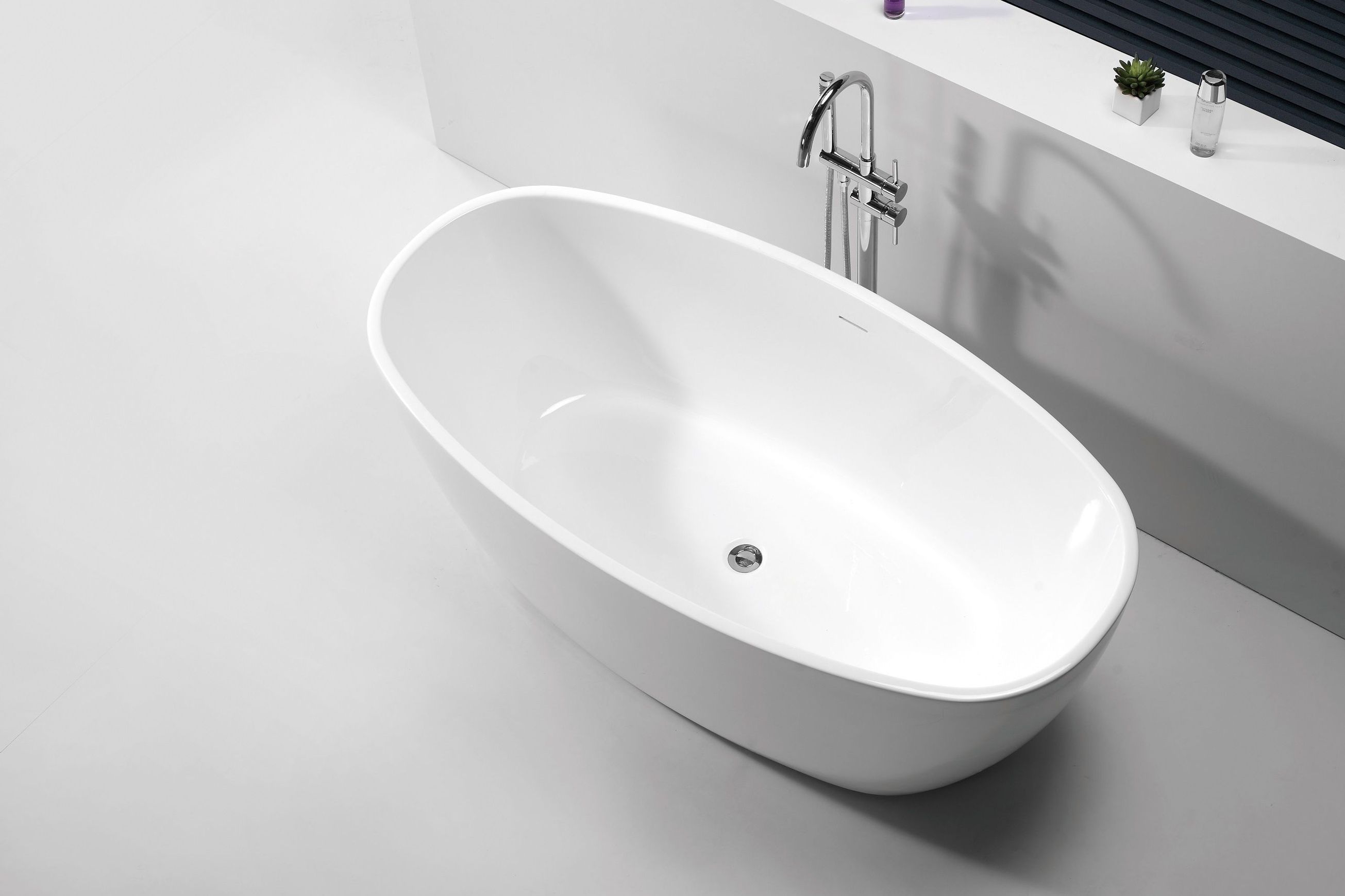 Hugi B065 1610 Classic Freestanding Stone Bath