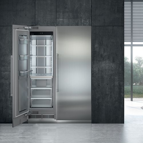 EFNh 9671 Monolith w/ IceMaker | Integrated Freezer