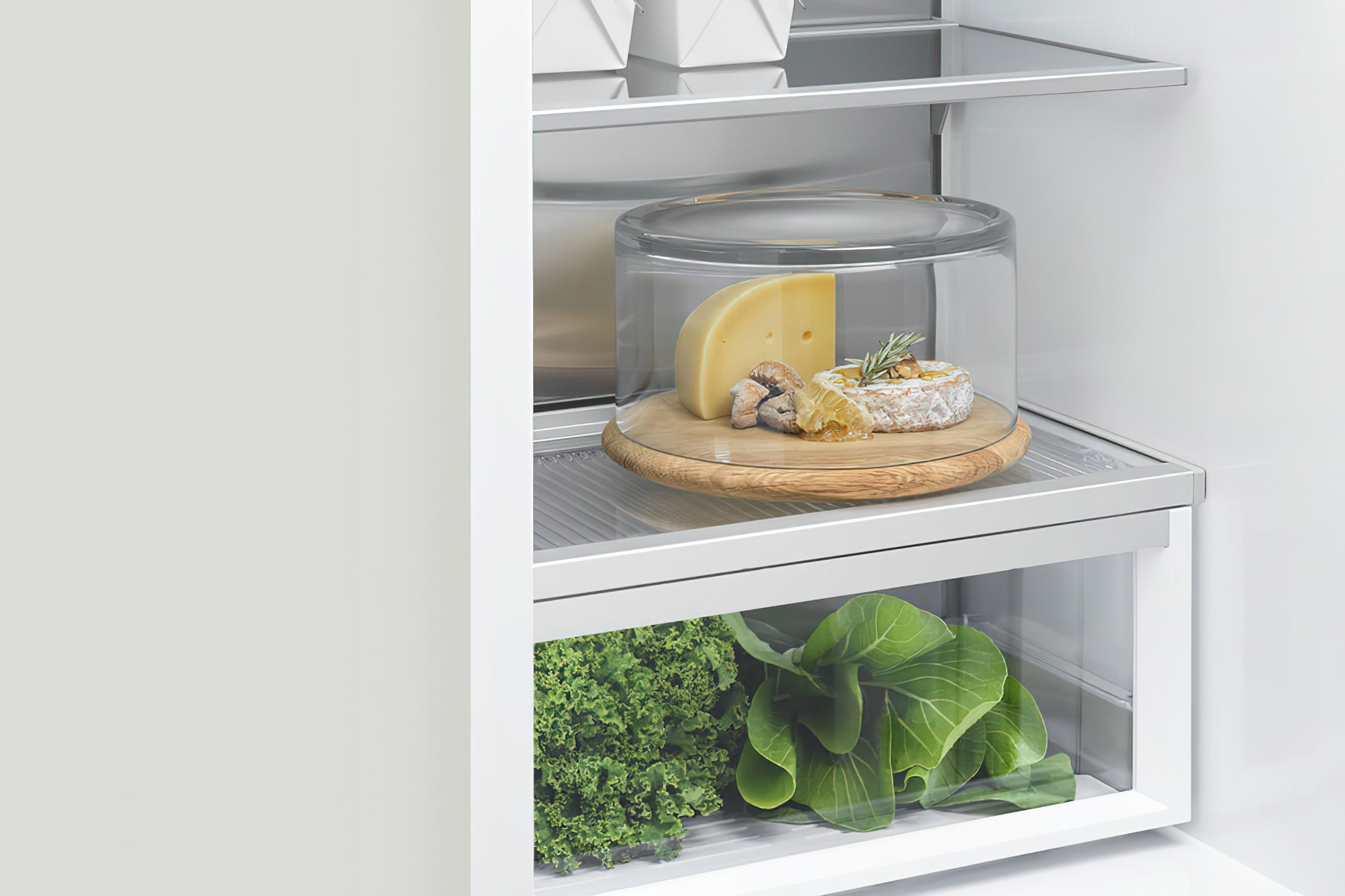 F&P Integrated Refrigerator Freezer, 60cm, Ice & Water