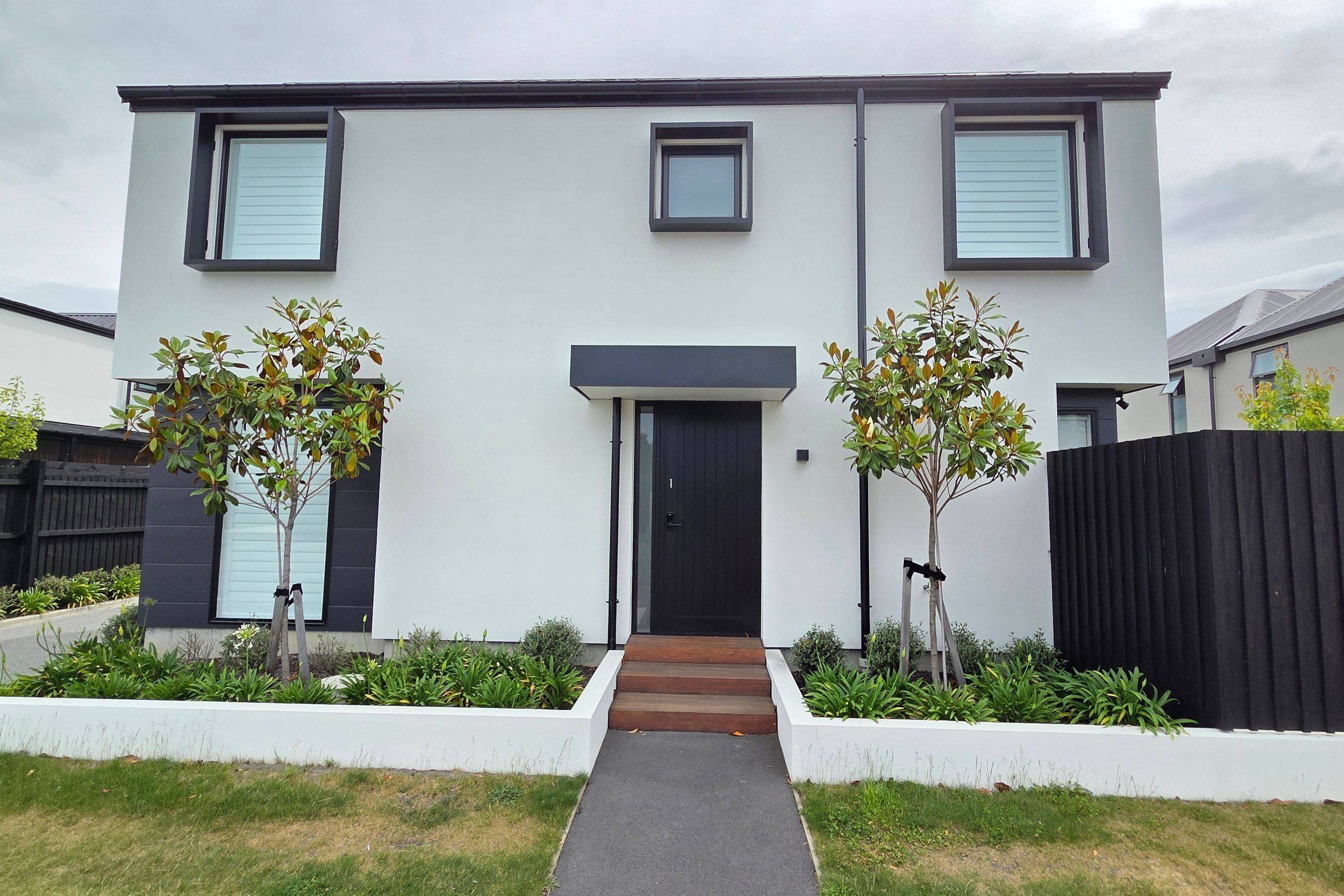 10TV Aluminium Modern Entrance Doors