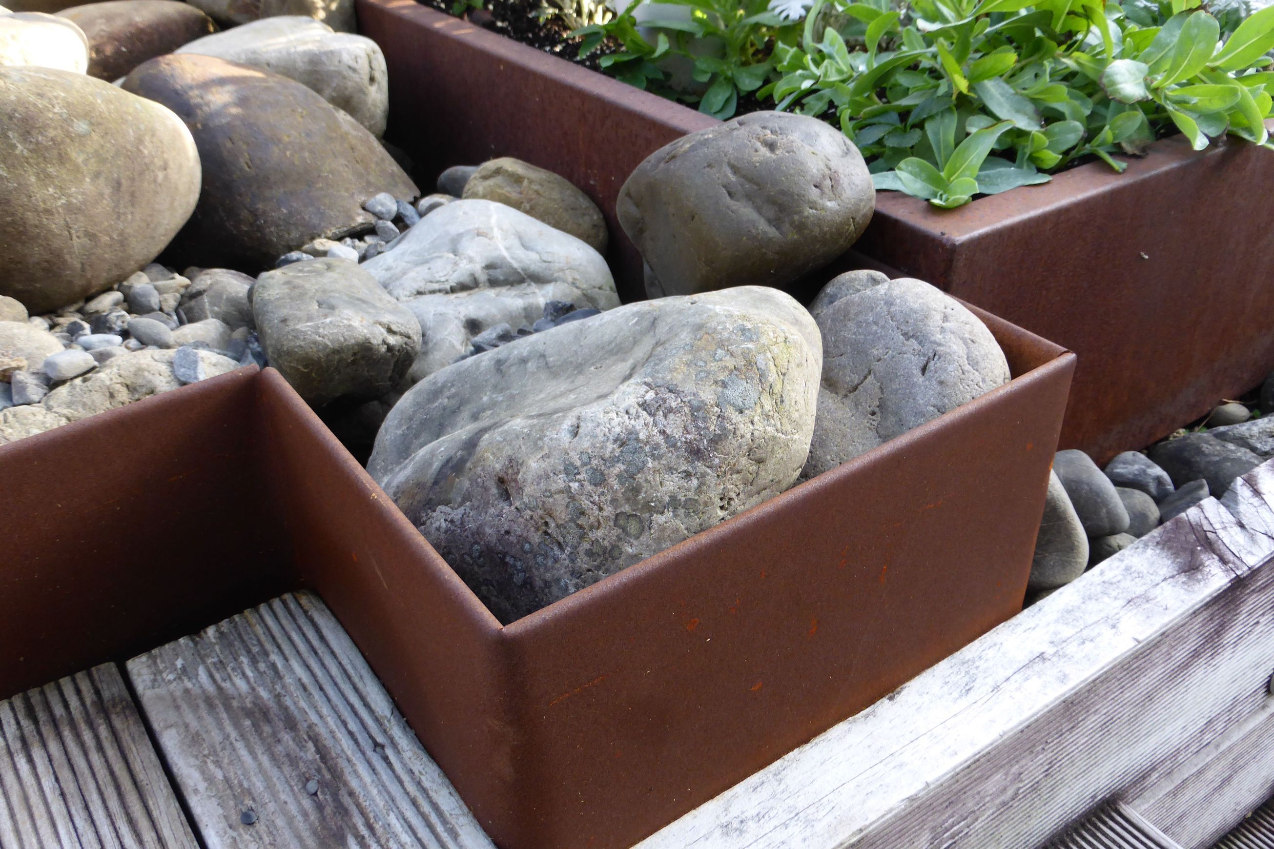 Rigid Garden Edging and Retaining