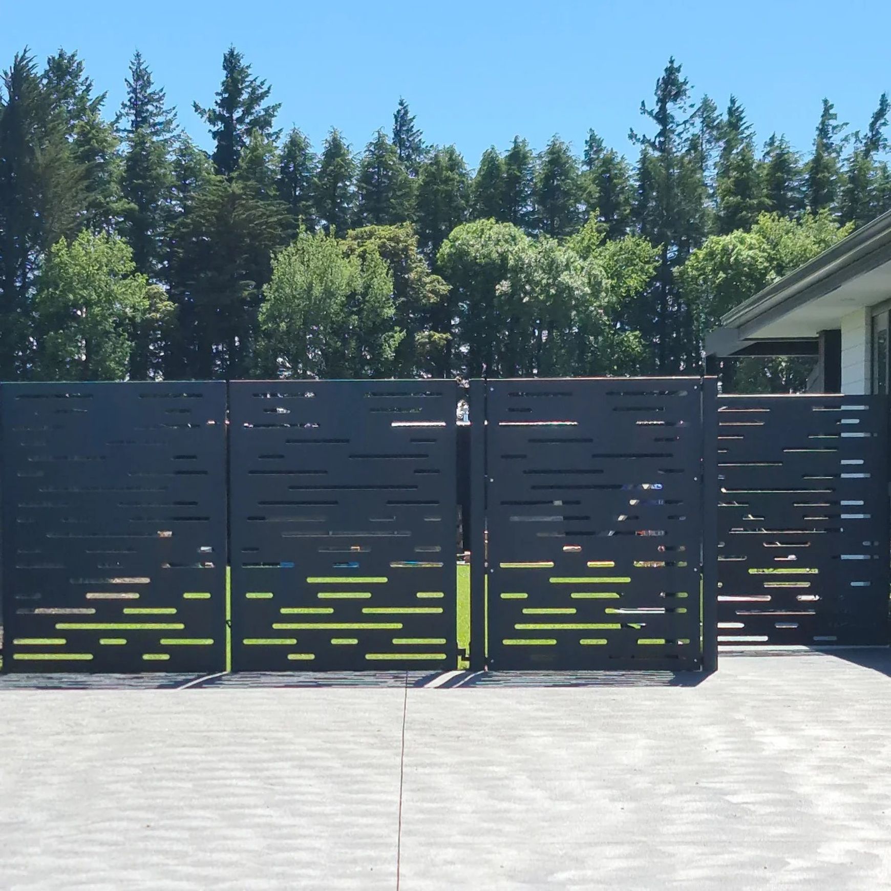 Corten Steel & Aluminium Fence Panel - Horizontal Lines