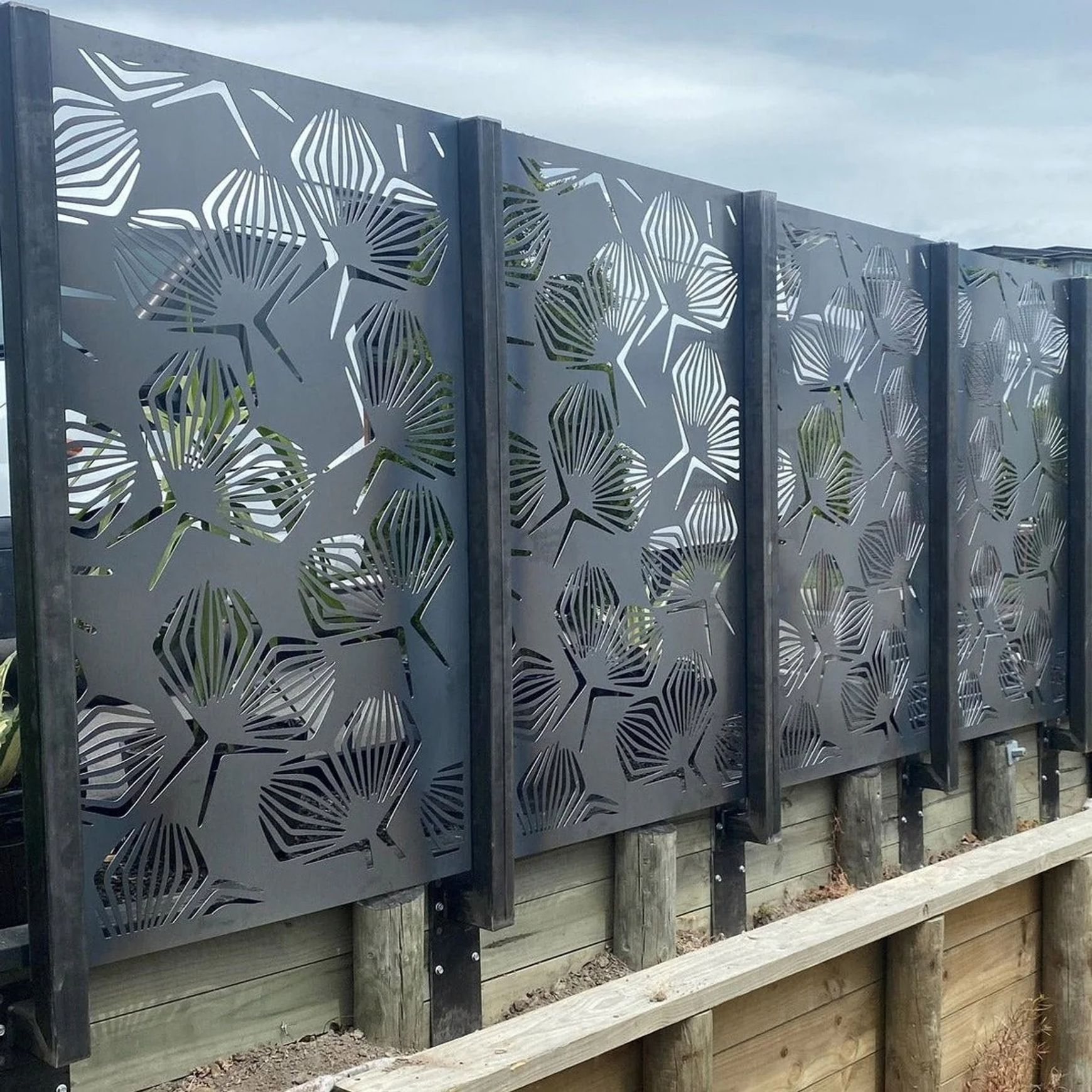 Privacy Screen & Fence Panel - Geometrical Flower