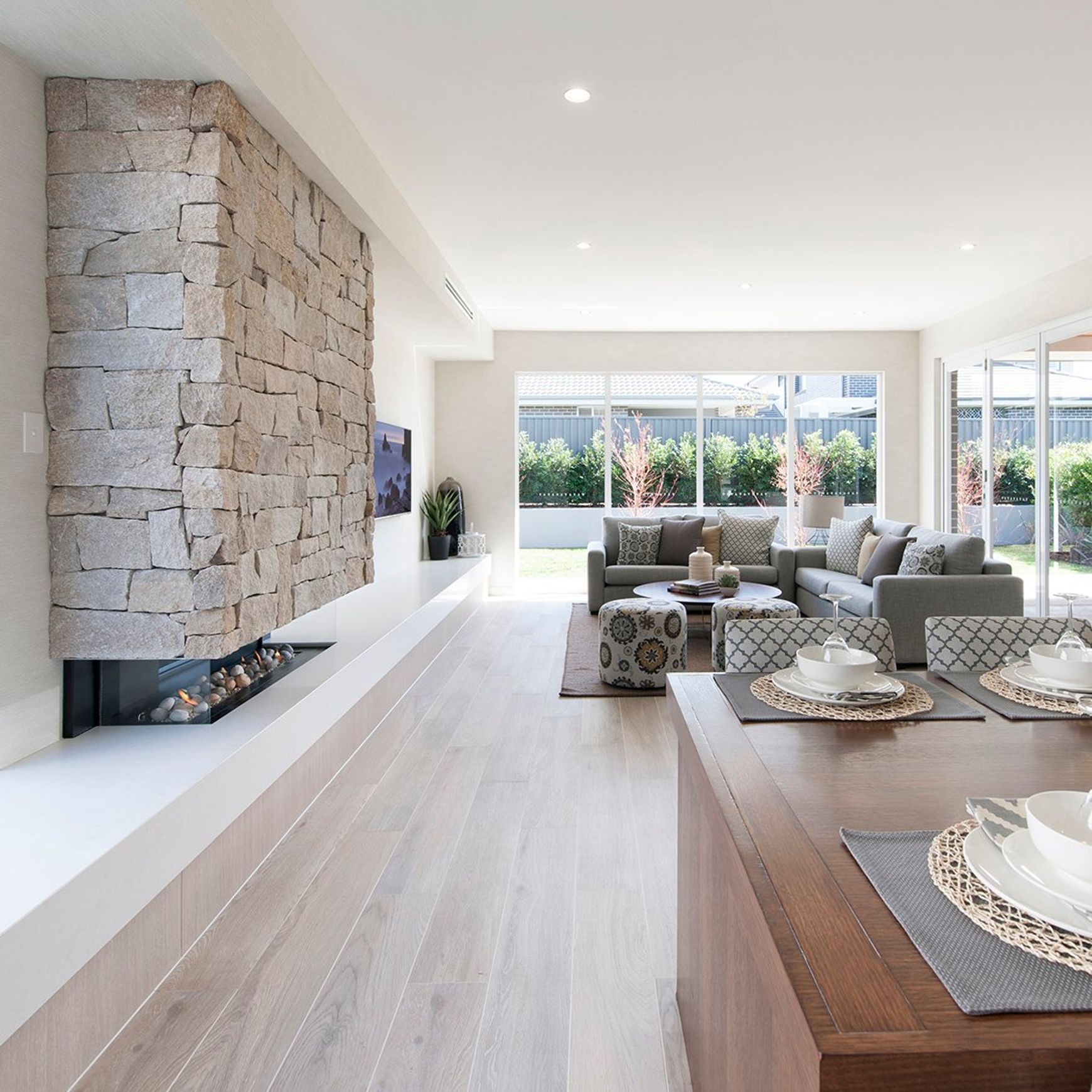 Jetmaster Cantilever Gas Fireplace 1500