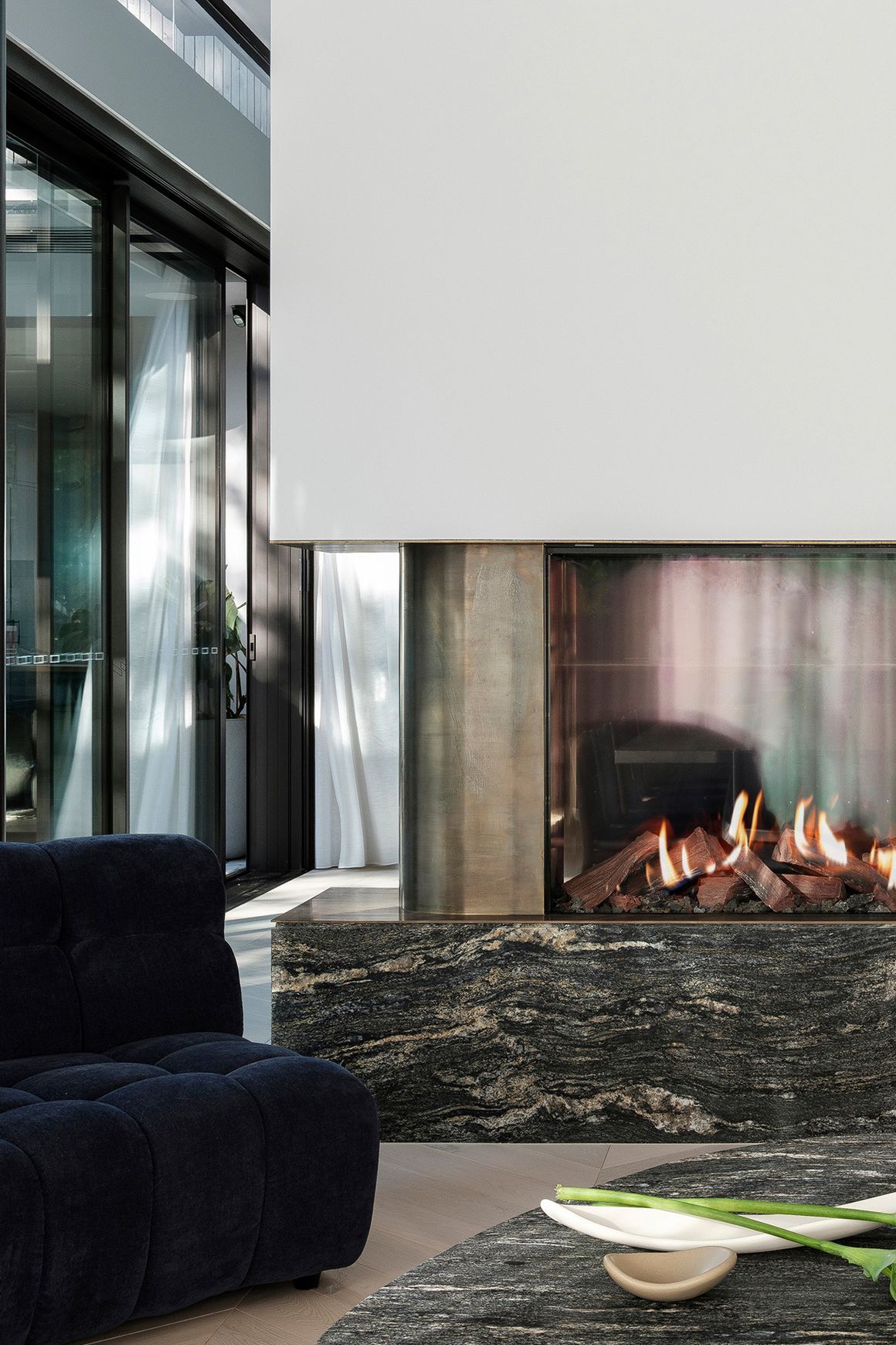 MODE KS1150 Tall Gas Fireplace