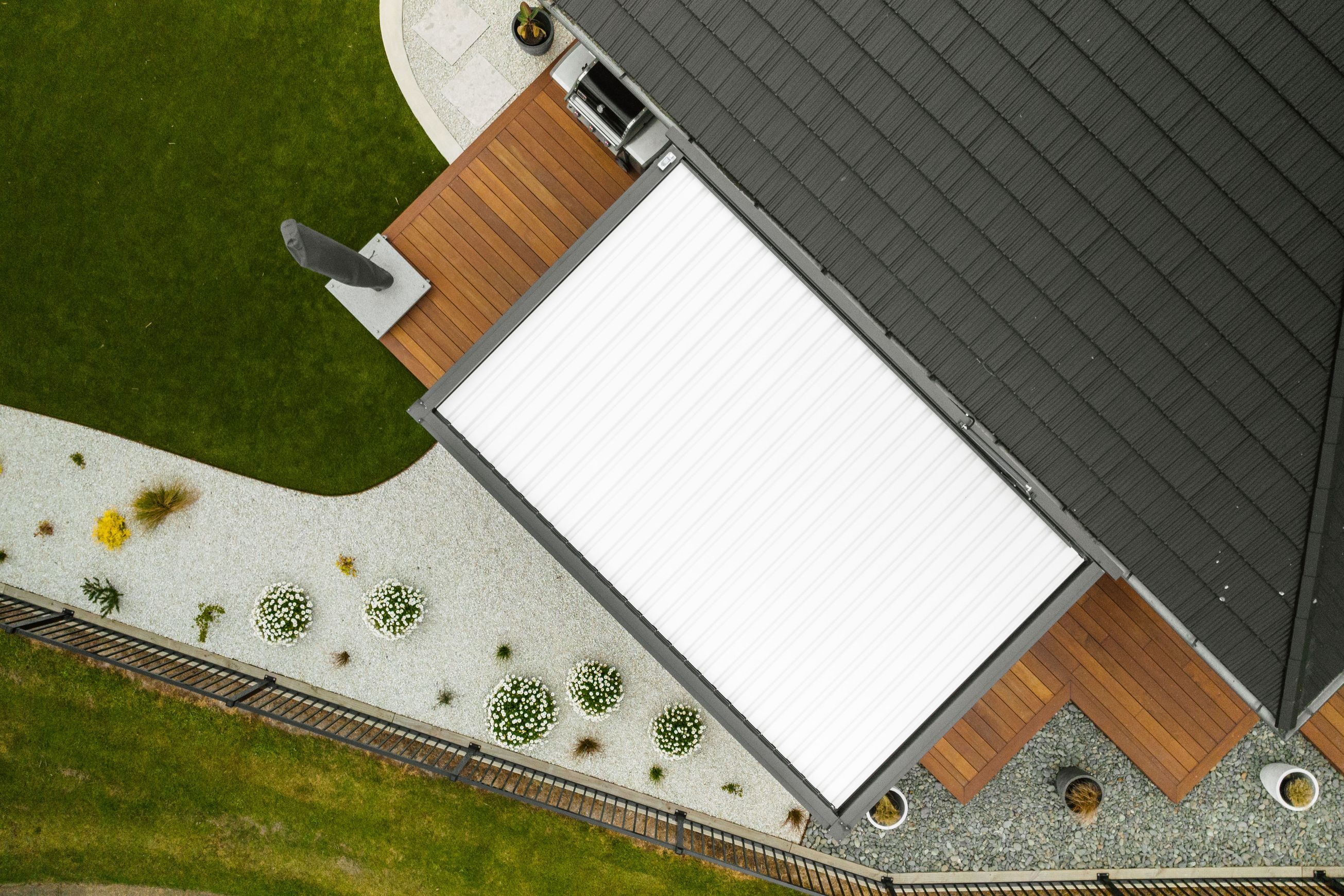 SunPivot® Louvre Roof