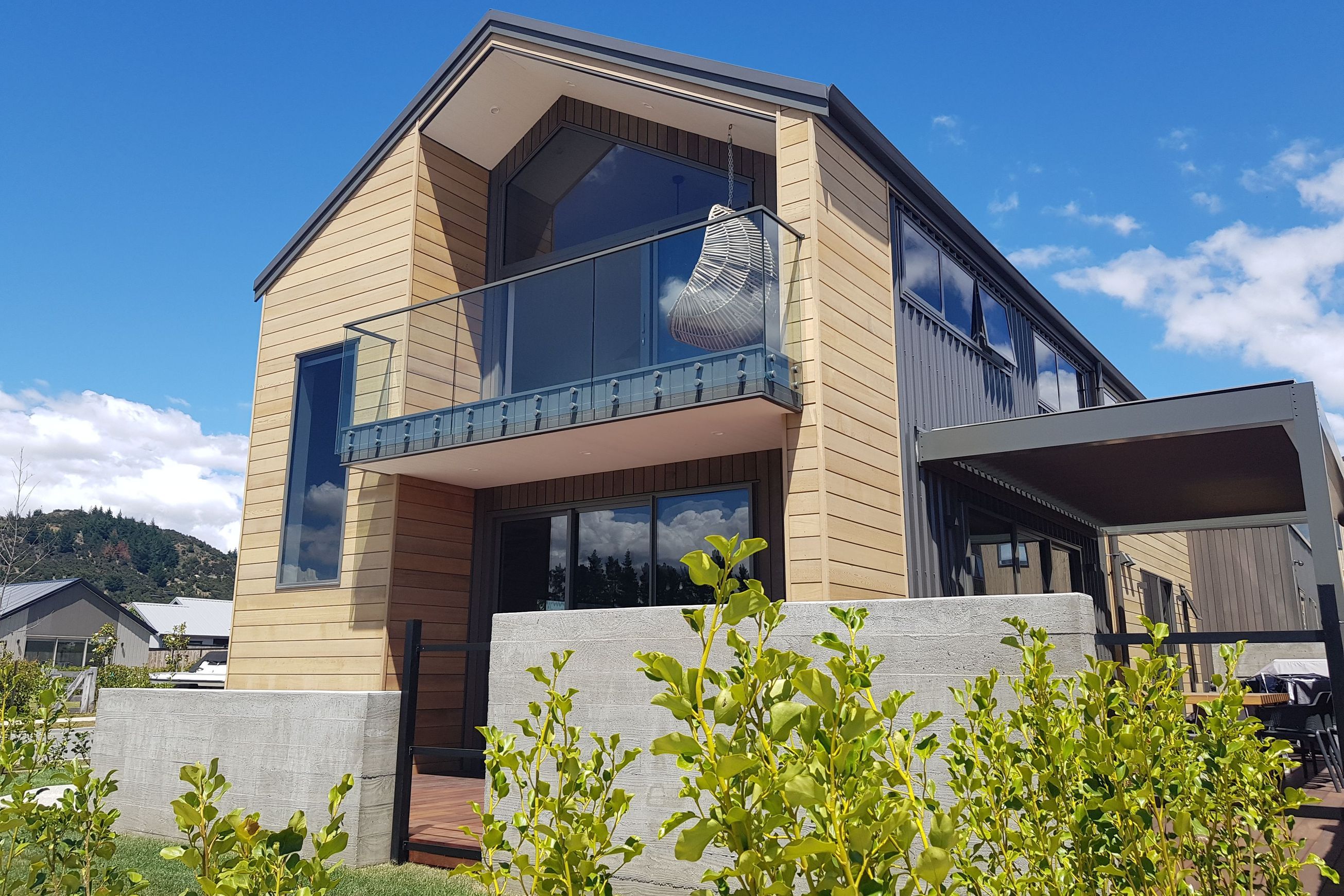 Arena-Points Frameless Glass Balustrade