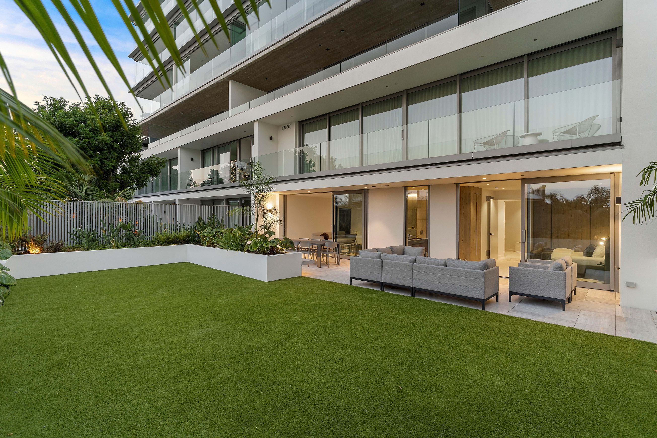 Skyrail CG-T Top Mount Series | Glass Balustrades