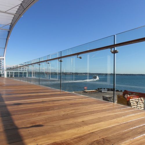 Artemis™ | Disc and Post Glass Balustrade