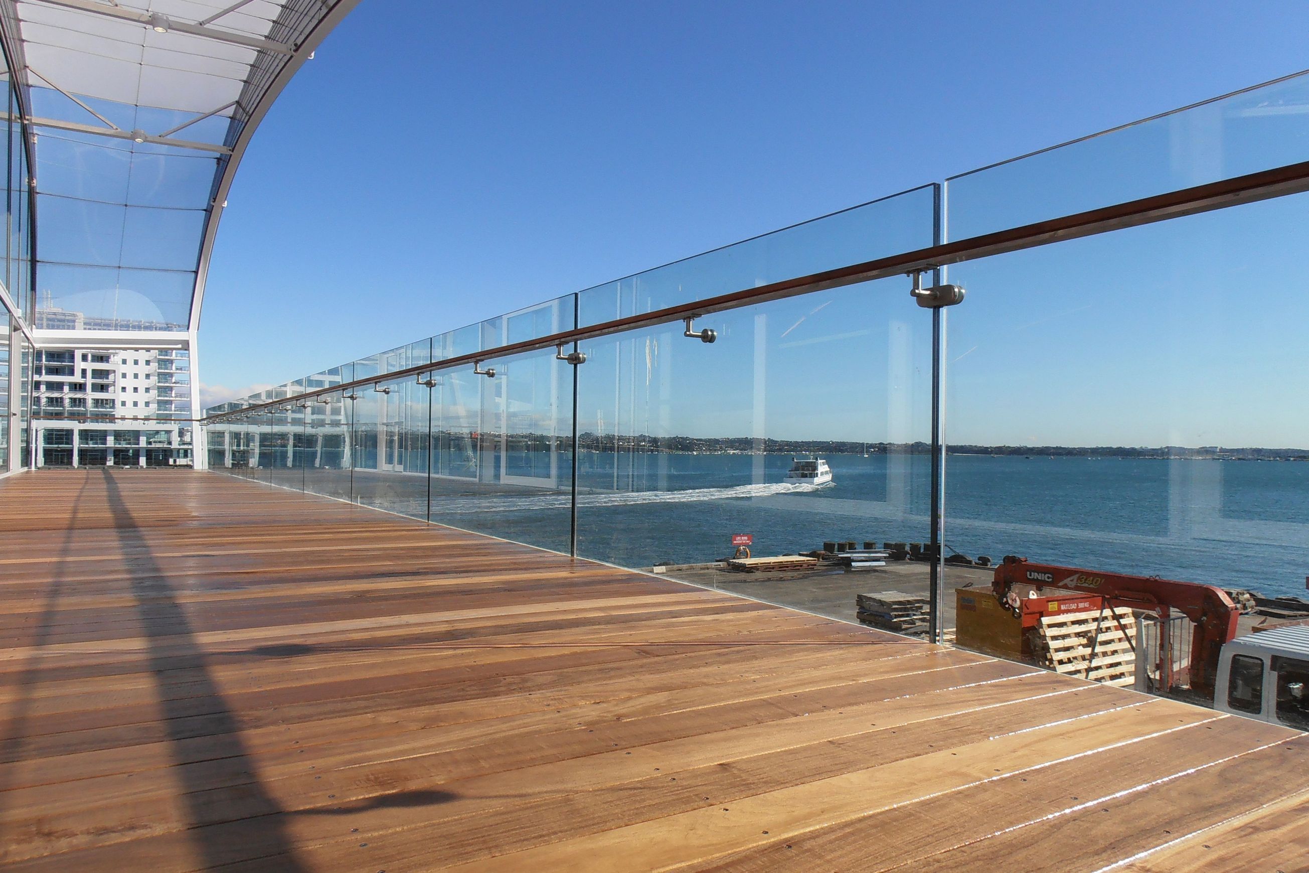 Artemis™ | Disc and Post Glass Balustrade