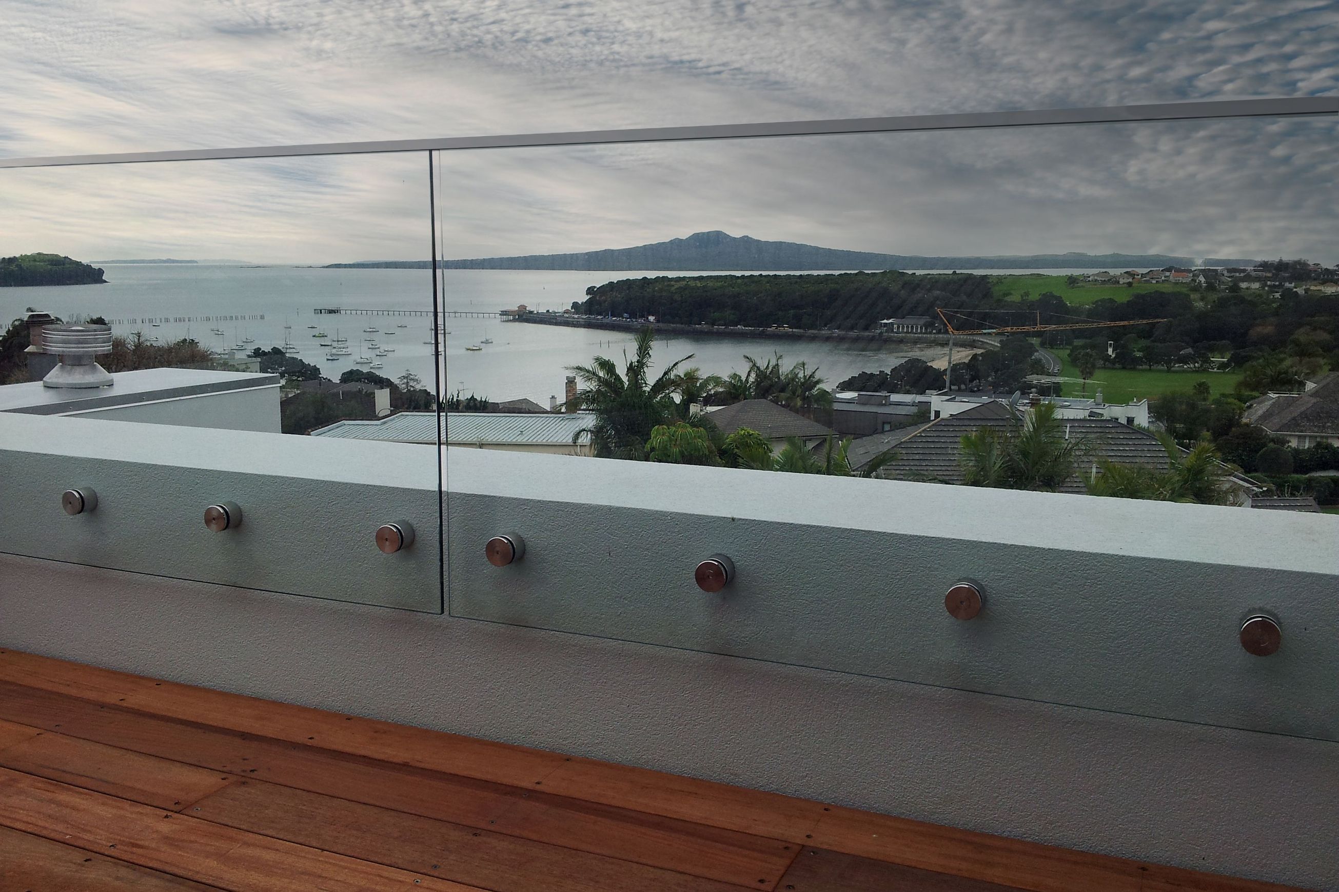 Edgetec® Single Disc Glass Balustrade