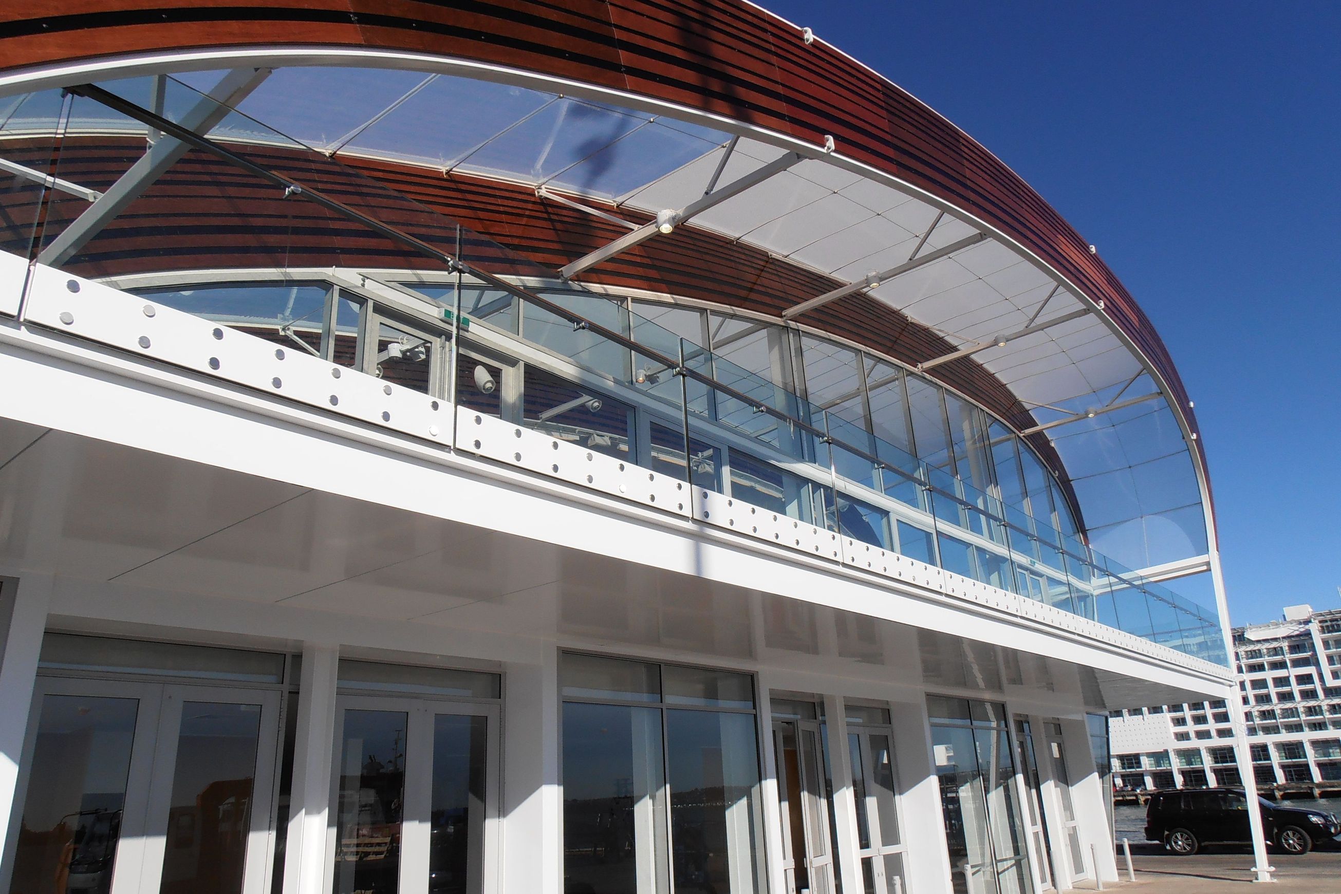 Artemis™ | Disc and Post Glass Balustrade
