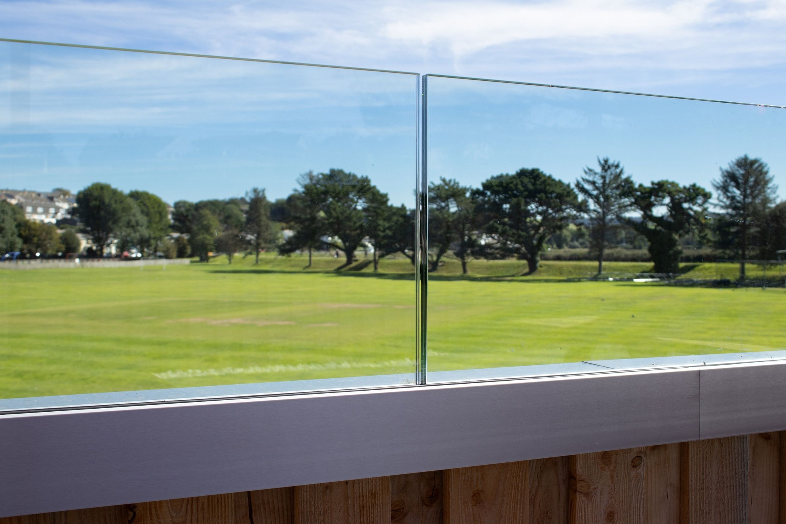 Edgetec® MegaGrip™ Commercial Balustrade