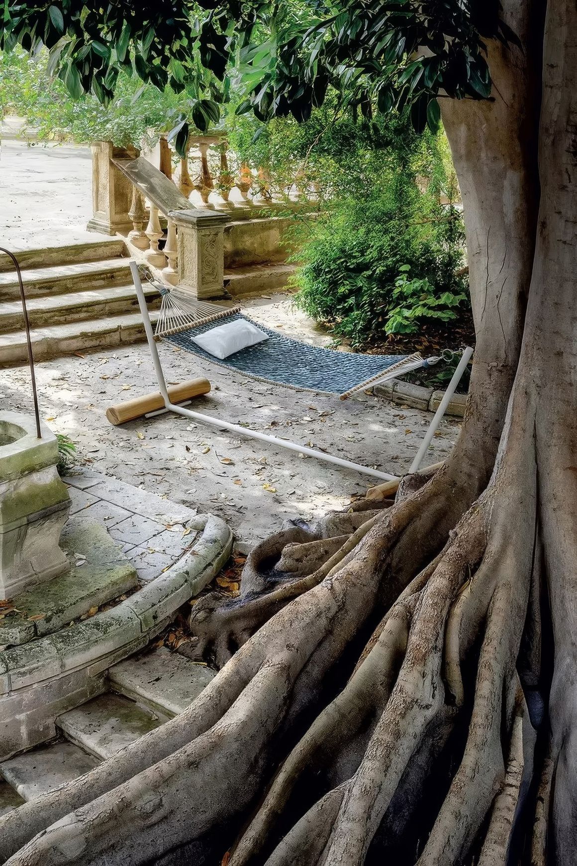 ETHIMO PATIO Self-Supporting Hammock