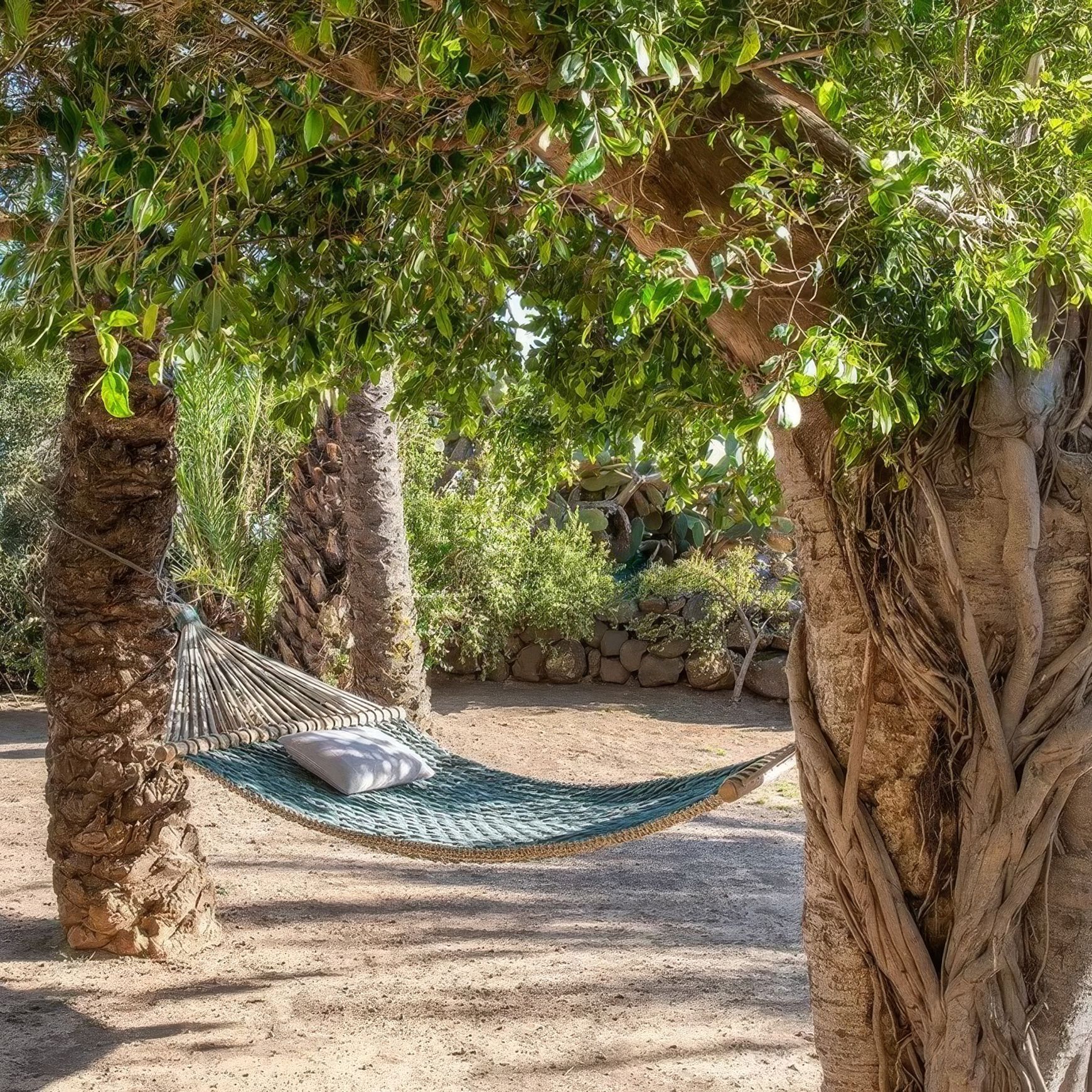 ETHIMO PATIO Self-Supporting Hammock