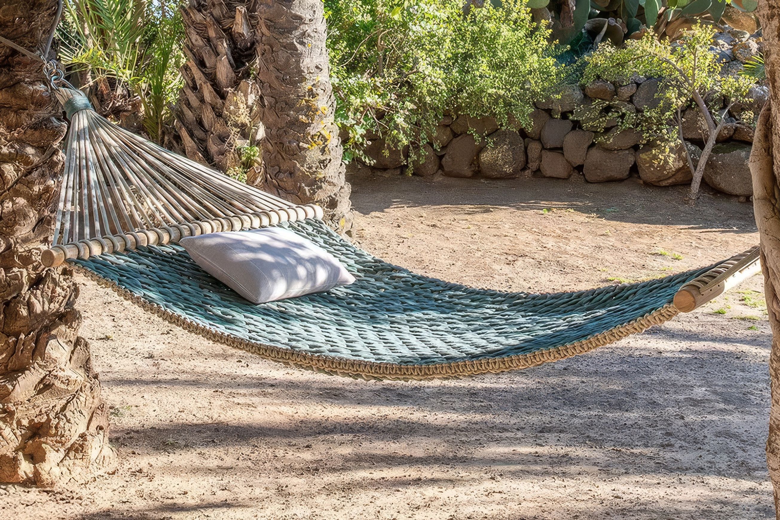 ETHIMO PATIO Self-Supporting Hammock