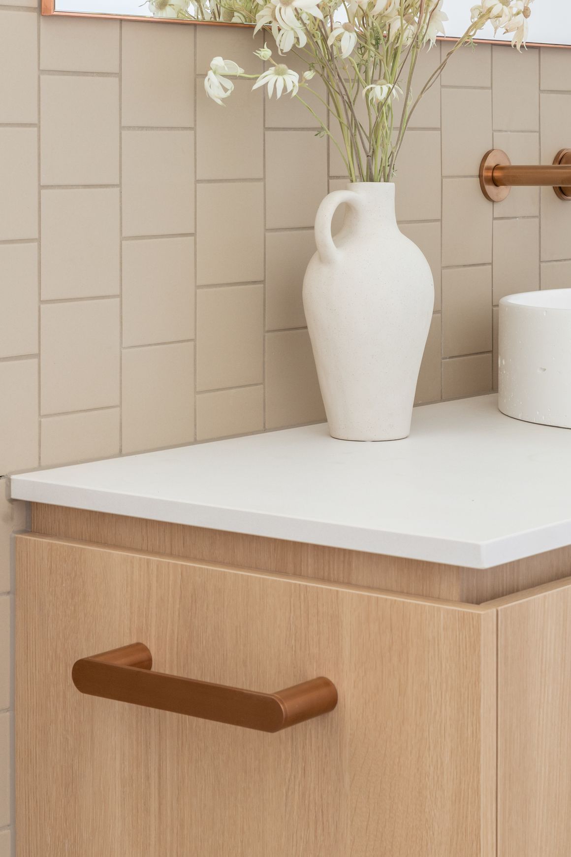 Milani Hand Towel Holder