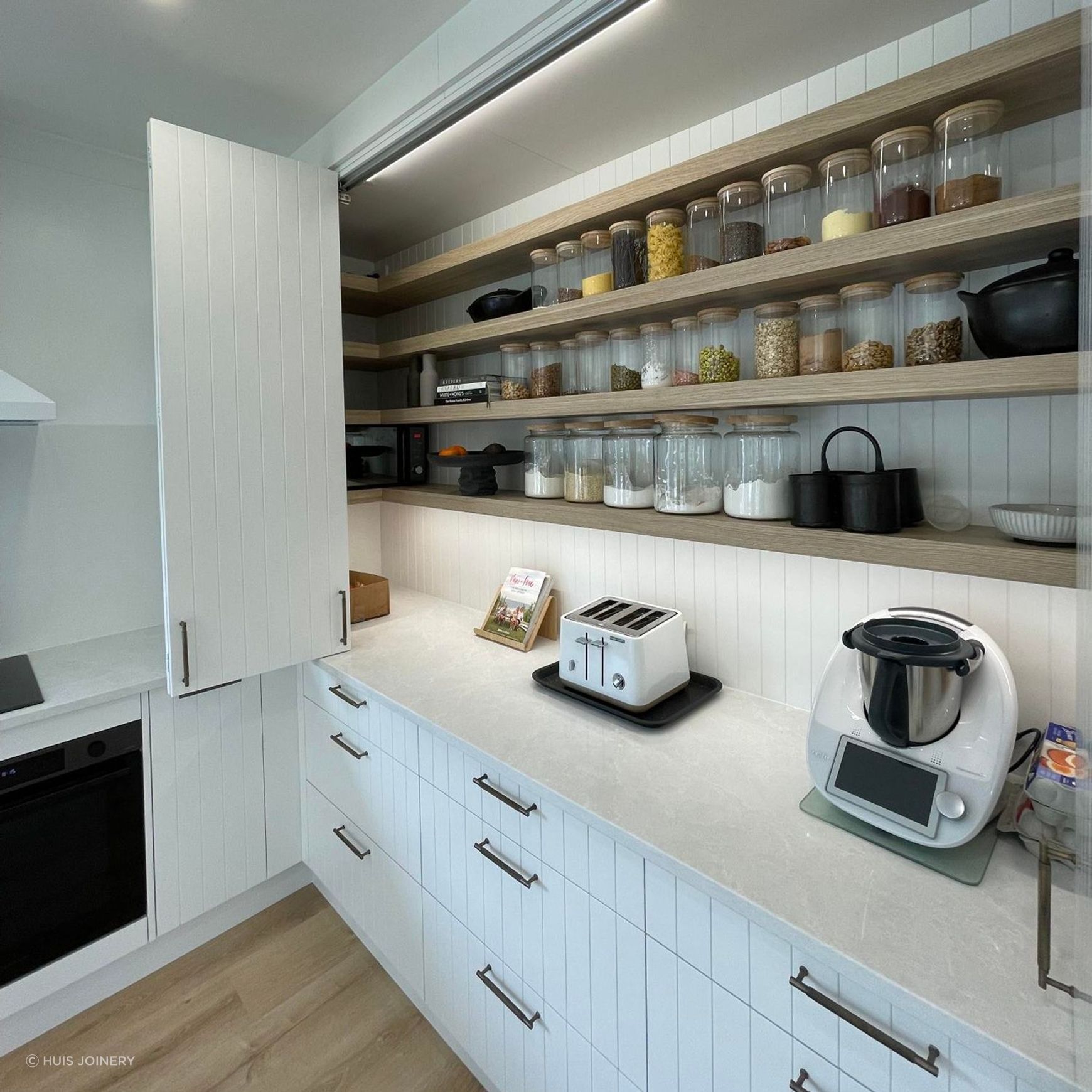 Cinetto Bifold Door Hardware