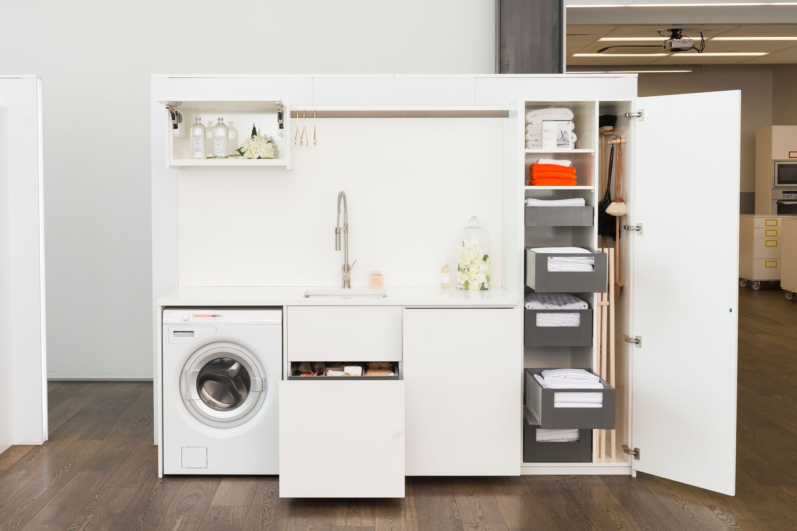 SPACE TOWER with LEGRABOX