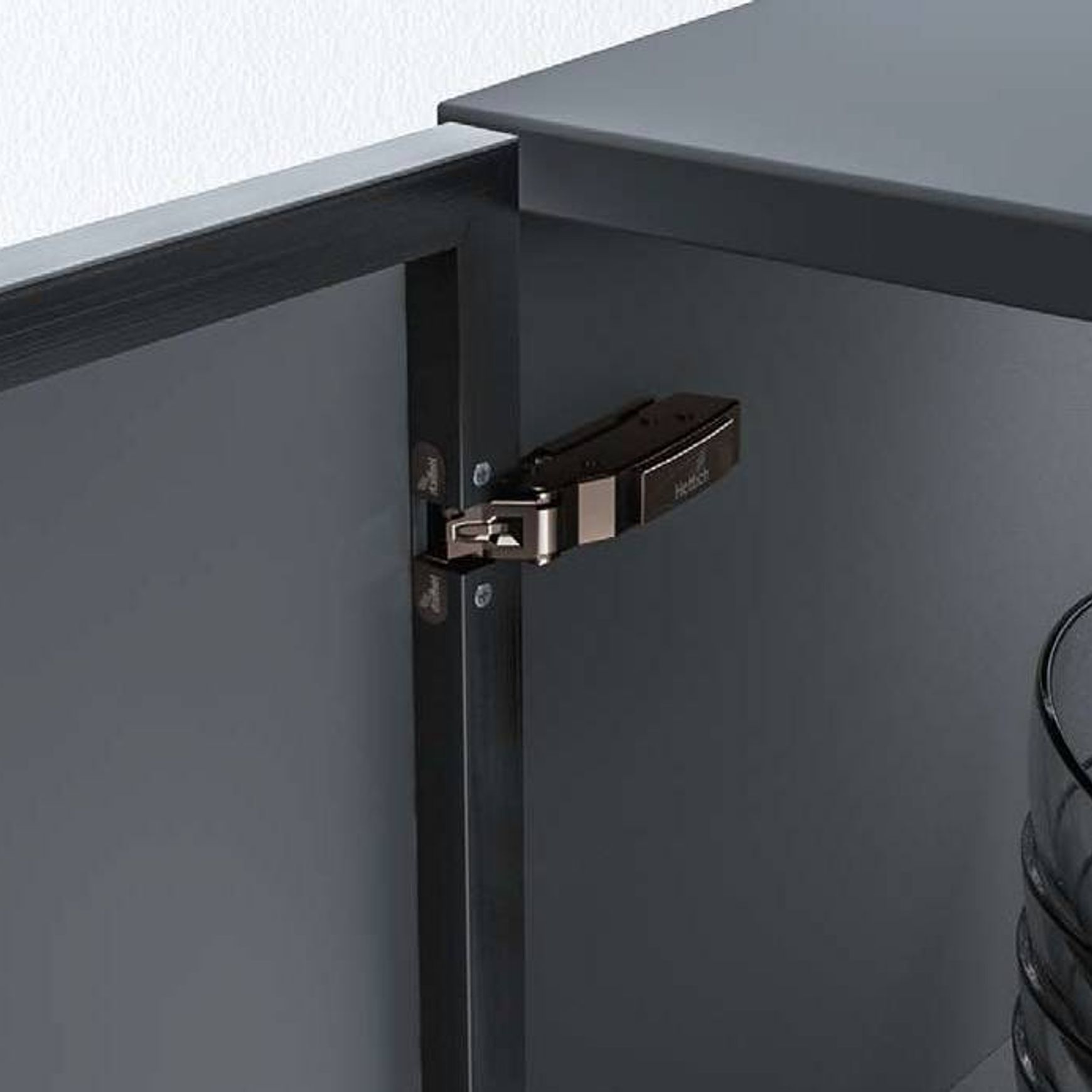 Sensys | Premium Soft-Close Hinge