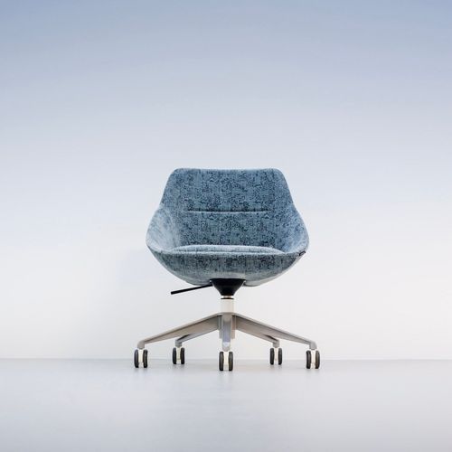 Ezy Low 4-castors Chair by Christophe Pillet