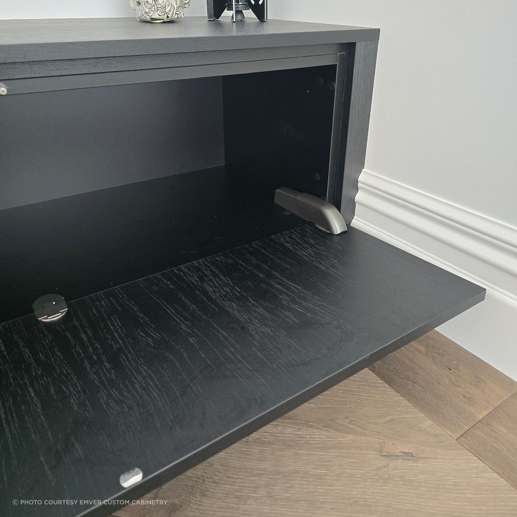Salice Pacta Fall Flap Door System