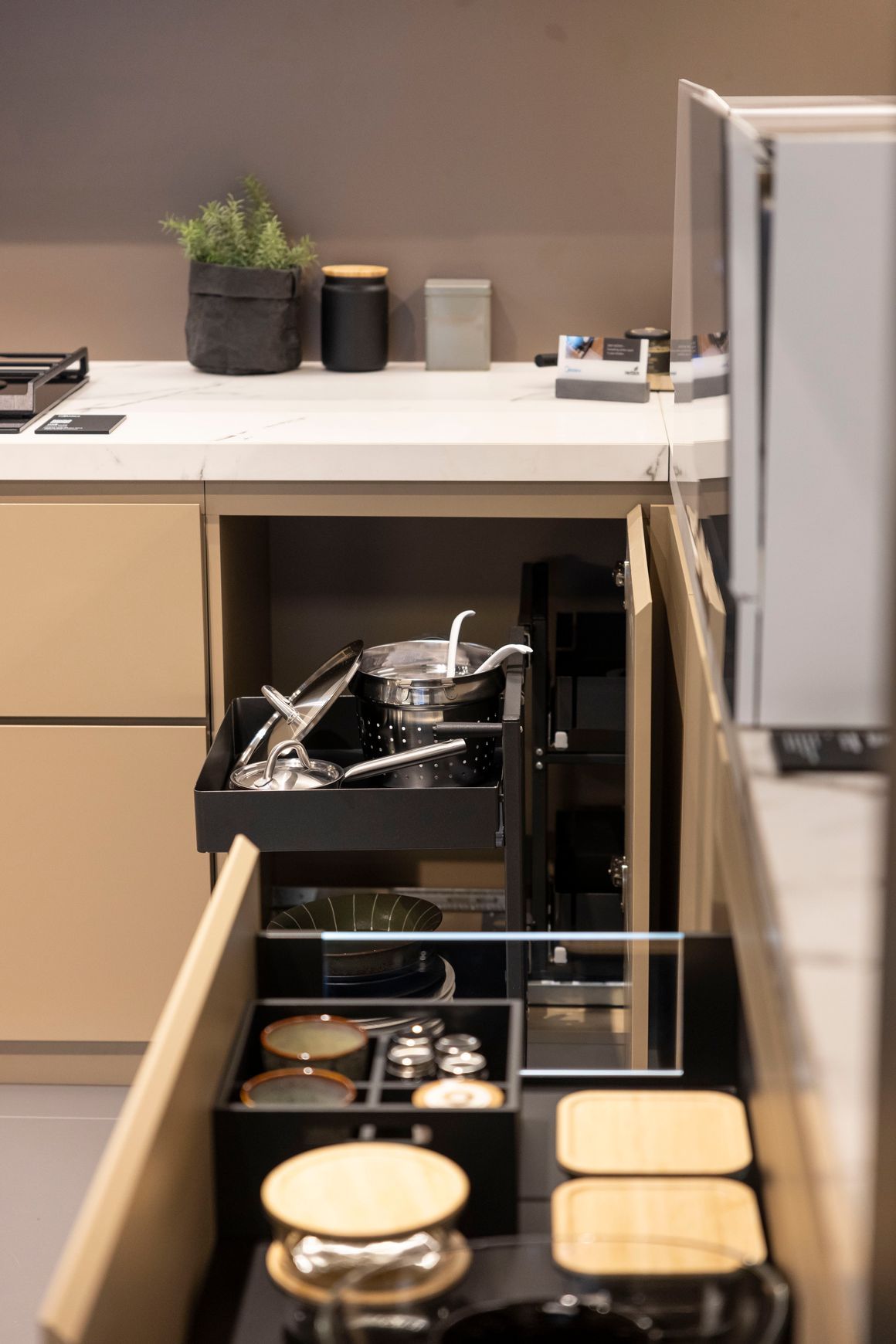 Orta | Corner cabinet pull-out